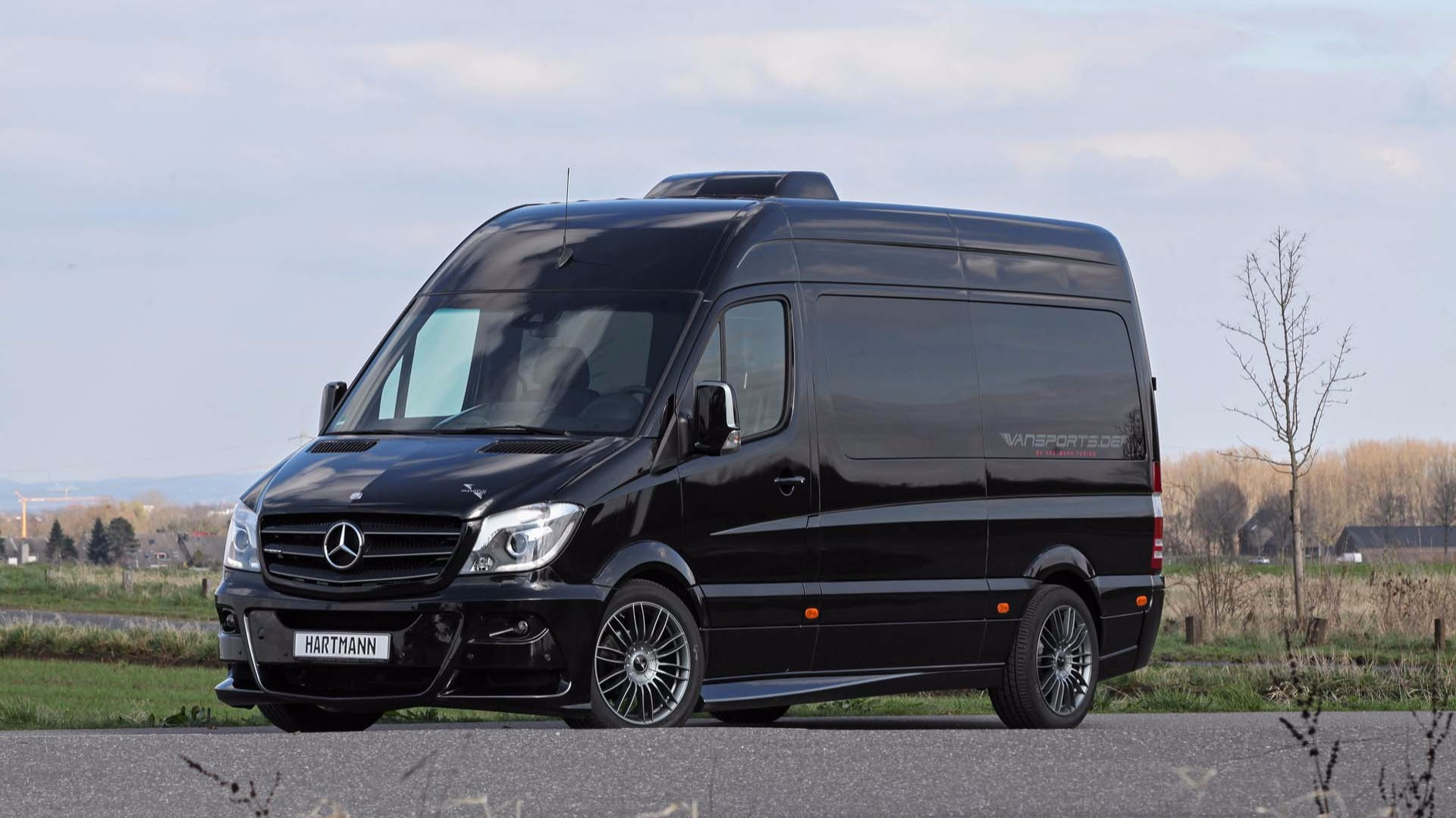 mercedes-benz-sprinter-a-por-hartmann-quien-dijo-que-una-furgoneta-tiene-que-ser-sosa-y-aburrida-11