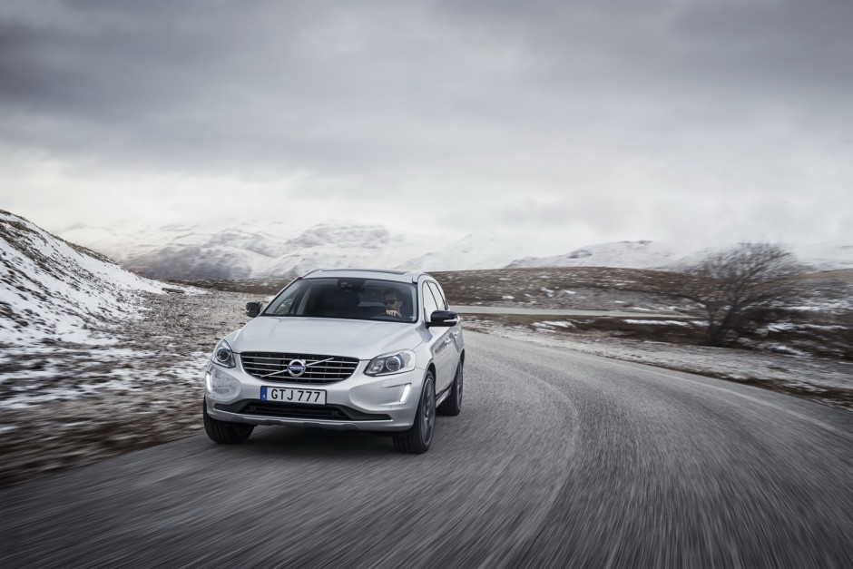 el-volvo-xc60-de-polestar-recibe-una-pequena-inyeccion-de-potencia-hasta-los-421-cv-01