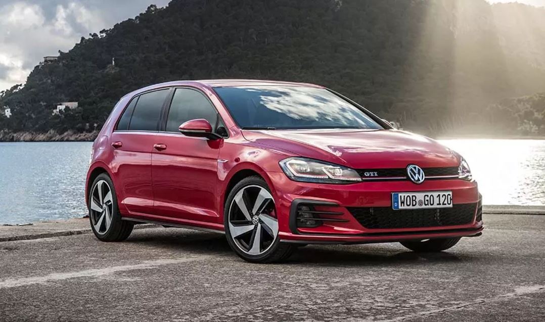 mas-potencia-para-los-nuevos-volkswagen-golf-gti-y-r-llegaran-en-2019-01