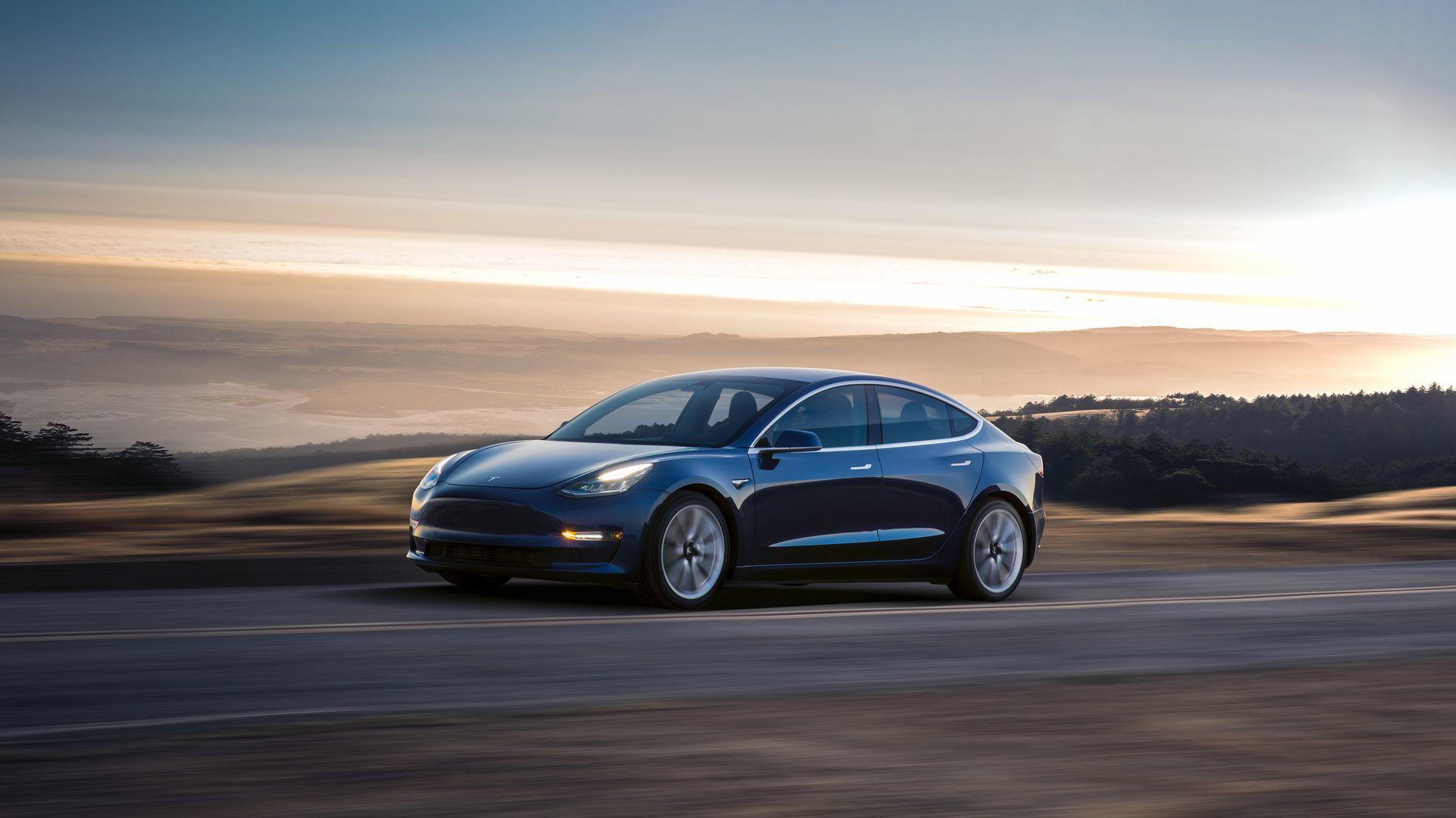 todos-los-detalles-del-tesla-model-3-hasta-500-kilometros-de-autonomia-y-lista-de-precios-02