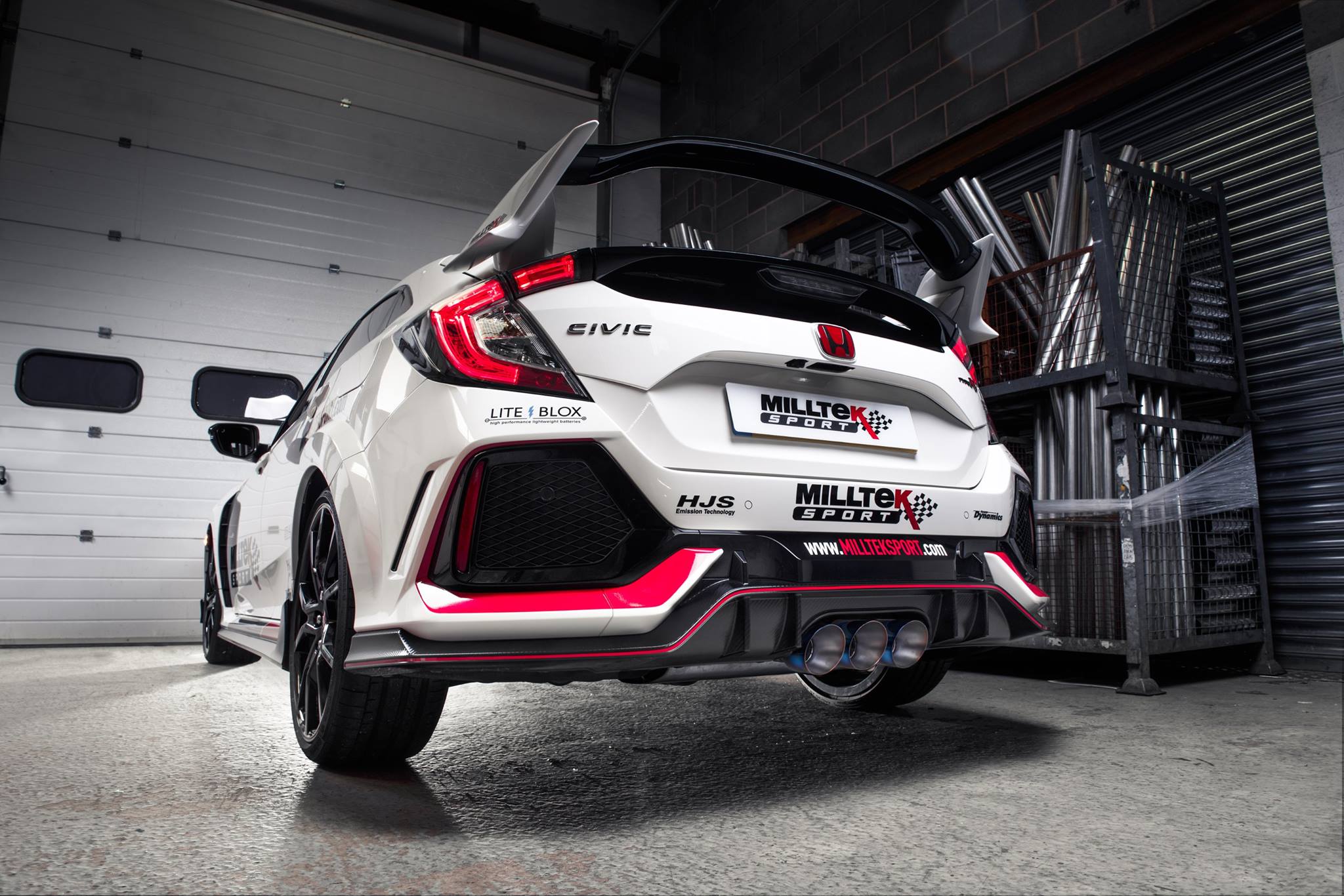 milltek-lanza-su-escape-deportivo-para-el-honda-civic-type-r-2018-hora-del-mambo-02
