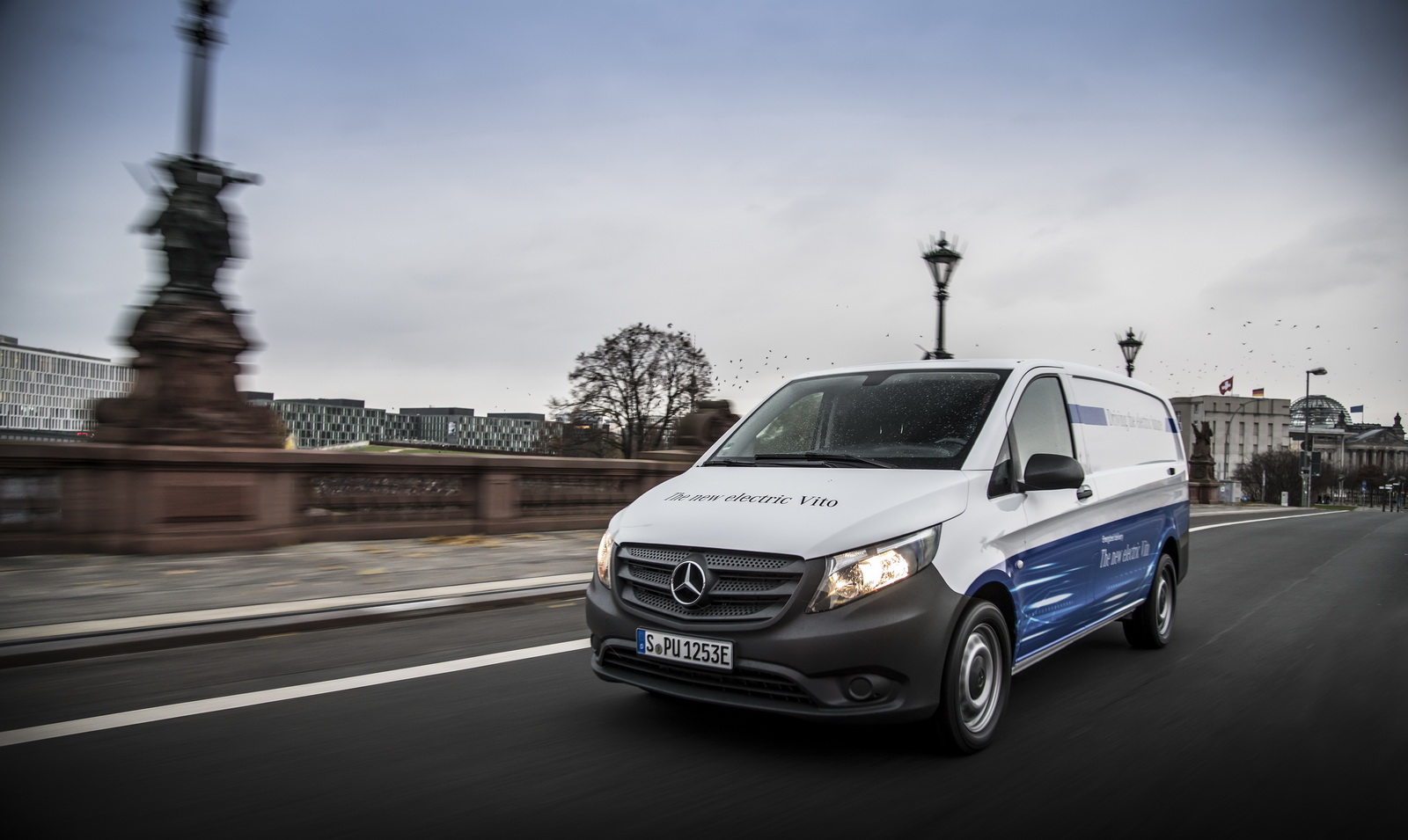 mercedes-evito-la-furgoneta-electrica-de-mercedes-que-tiene-150-kilometros-de-autonomia-01