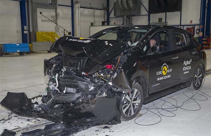 el-primer-coche-100-electrico-que-logra-5-estrellas-euro-ncap-es-el-nissan-leaf-01
