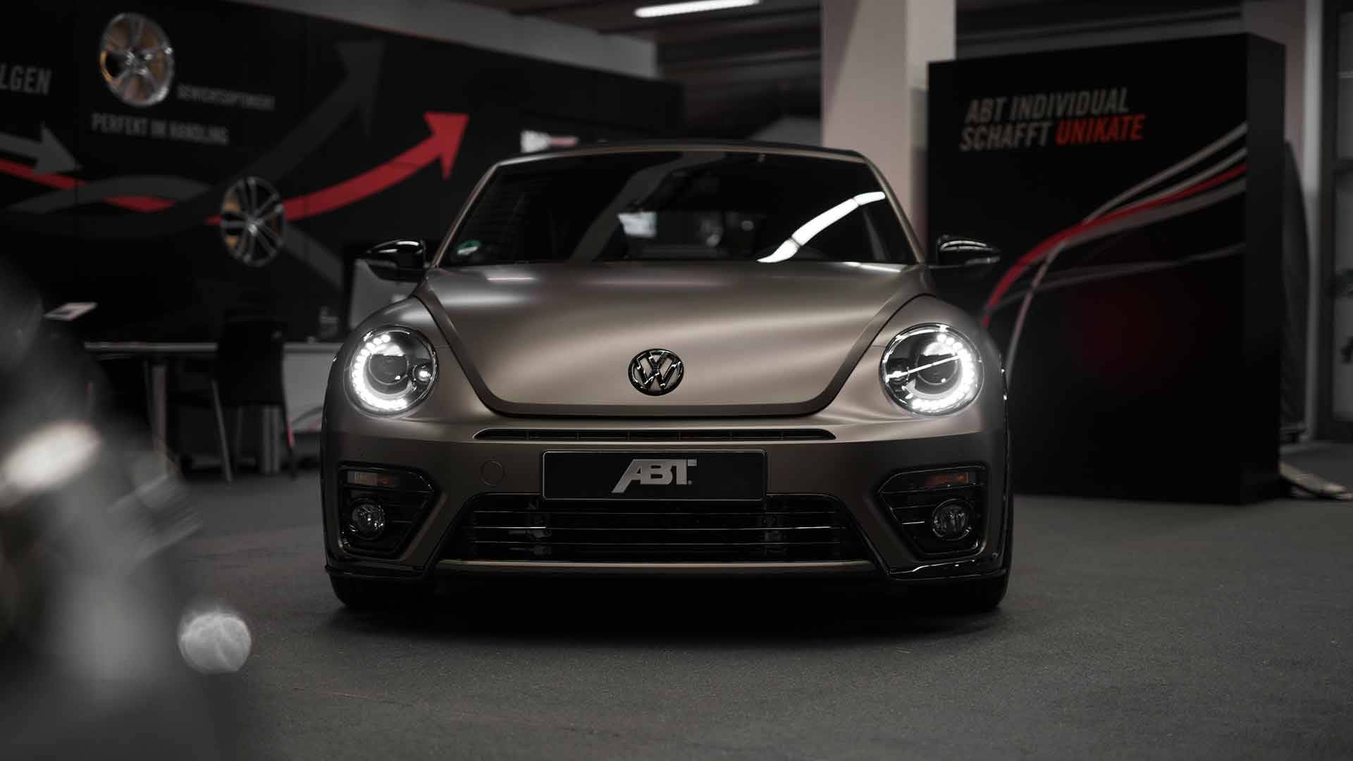 el-volkswagen-beetle-cabrio-de-abt-se-transforma-por-completo-asi-luce-ahora-esta-unidad-personalizada-01