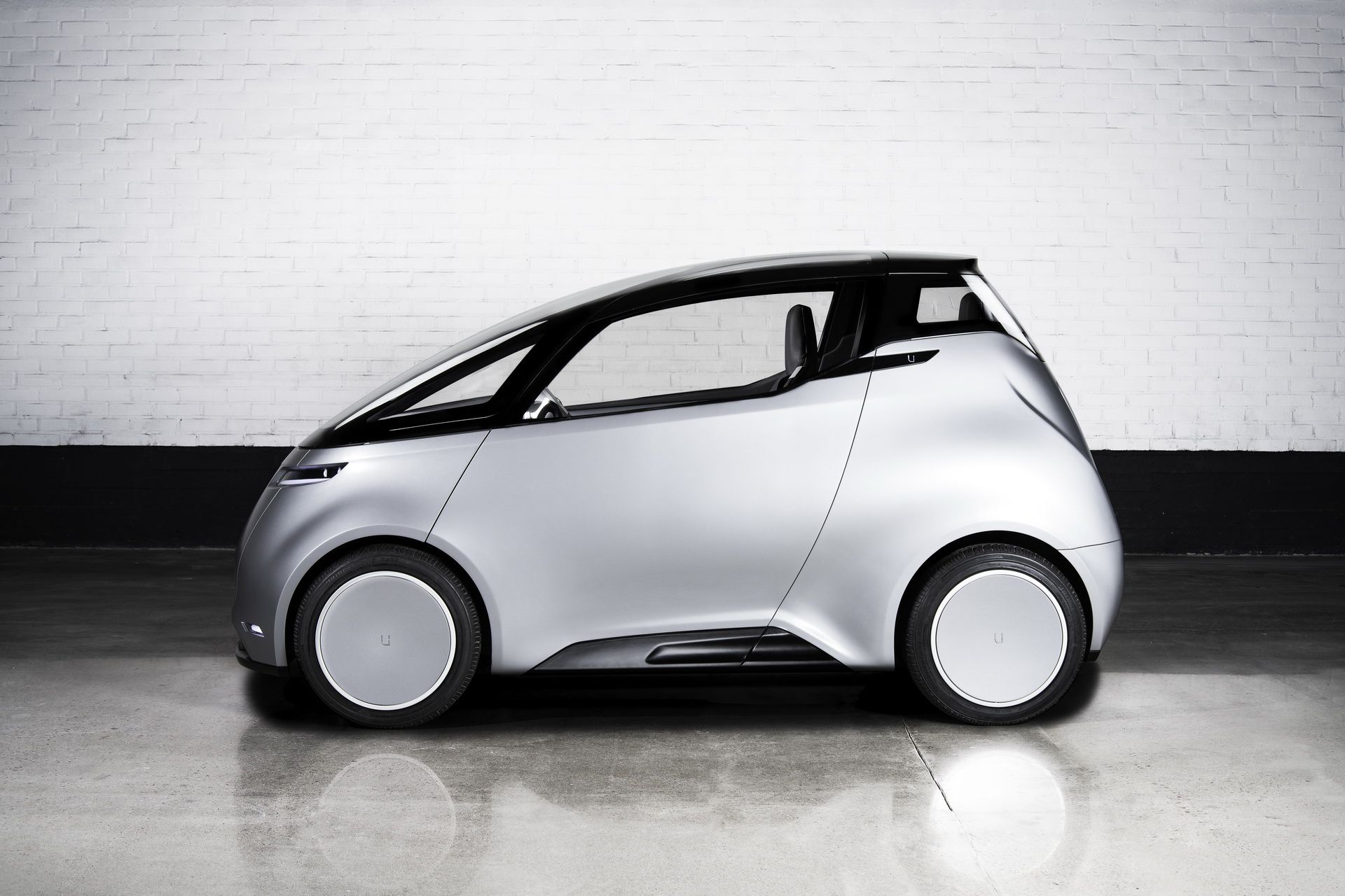 el-uniti-one-cuenta-con-300-km-de-autonomia-y-apunta-maneras-como-rival-de-smart-05