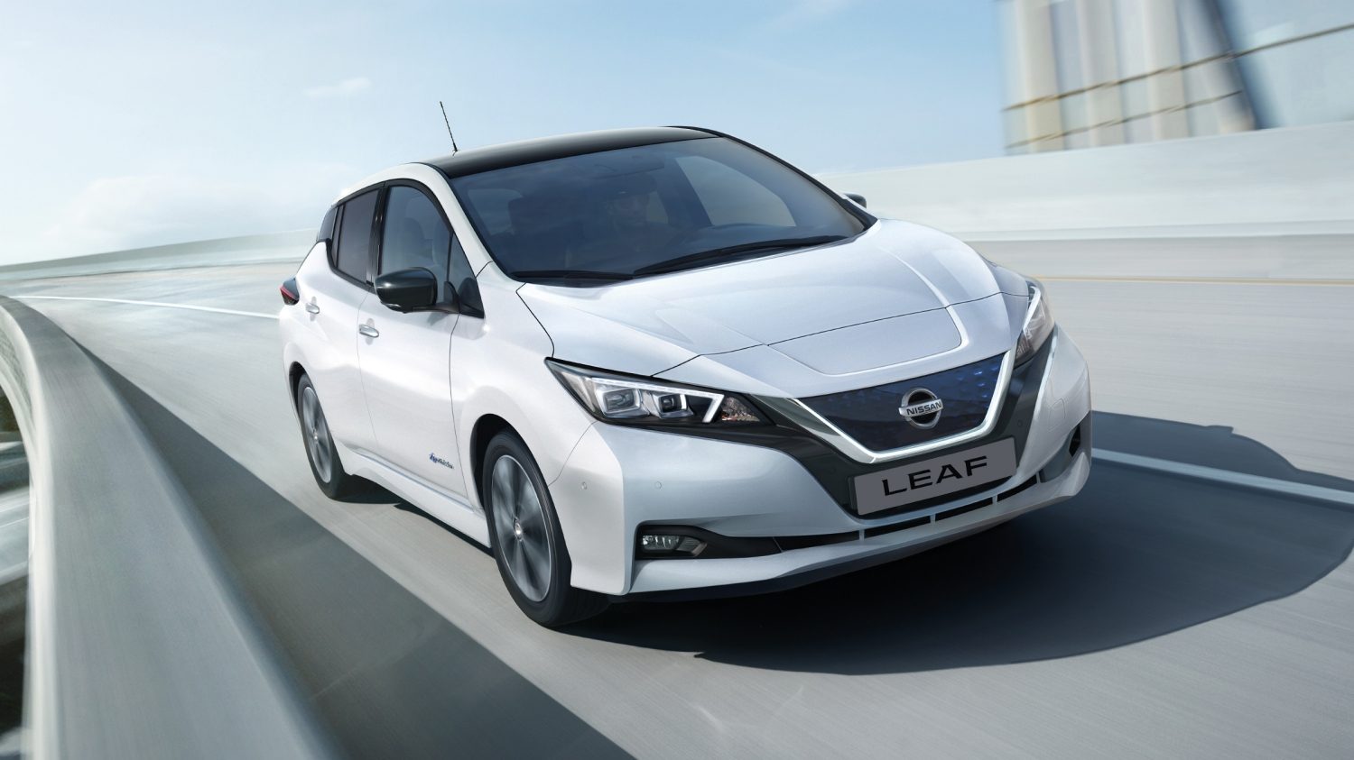 el-nuevo-nissan-leaf-es-un-exito-en-europa-37-000-unidades-vendidas-02
