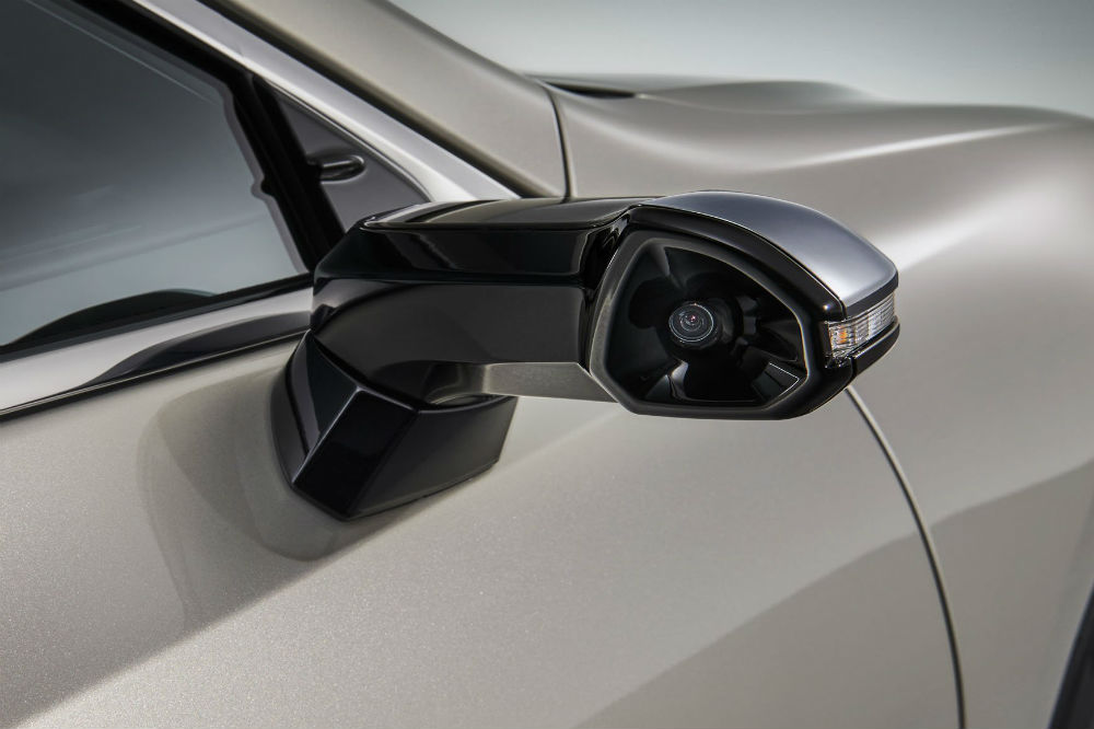 el-lexus-es-sera-el-primer-coche-gran-tirada-sin-retrovisores-exteriores-04