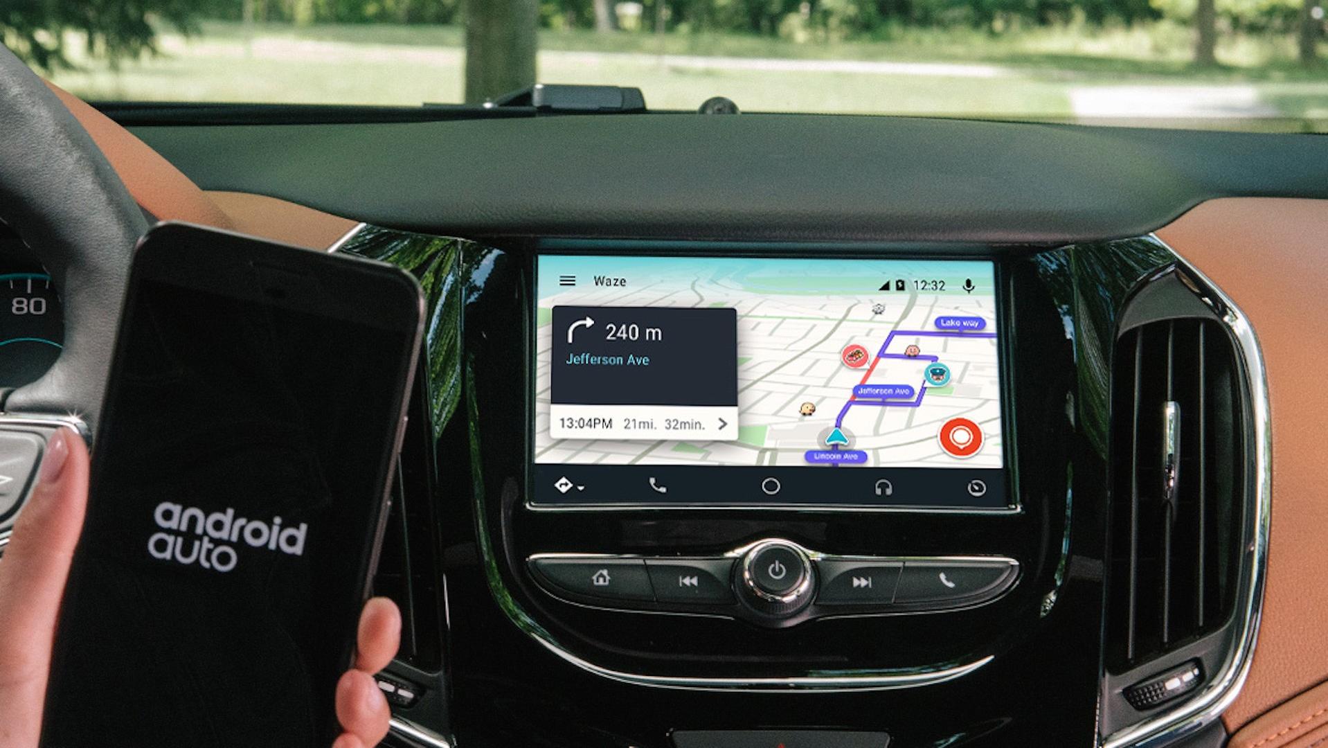 toyota-habria-cedido-a-la-presion-montara-android-auto-01