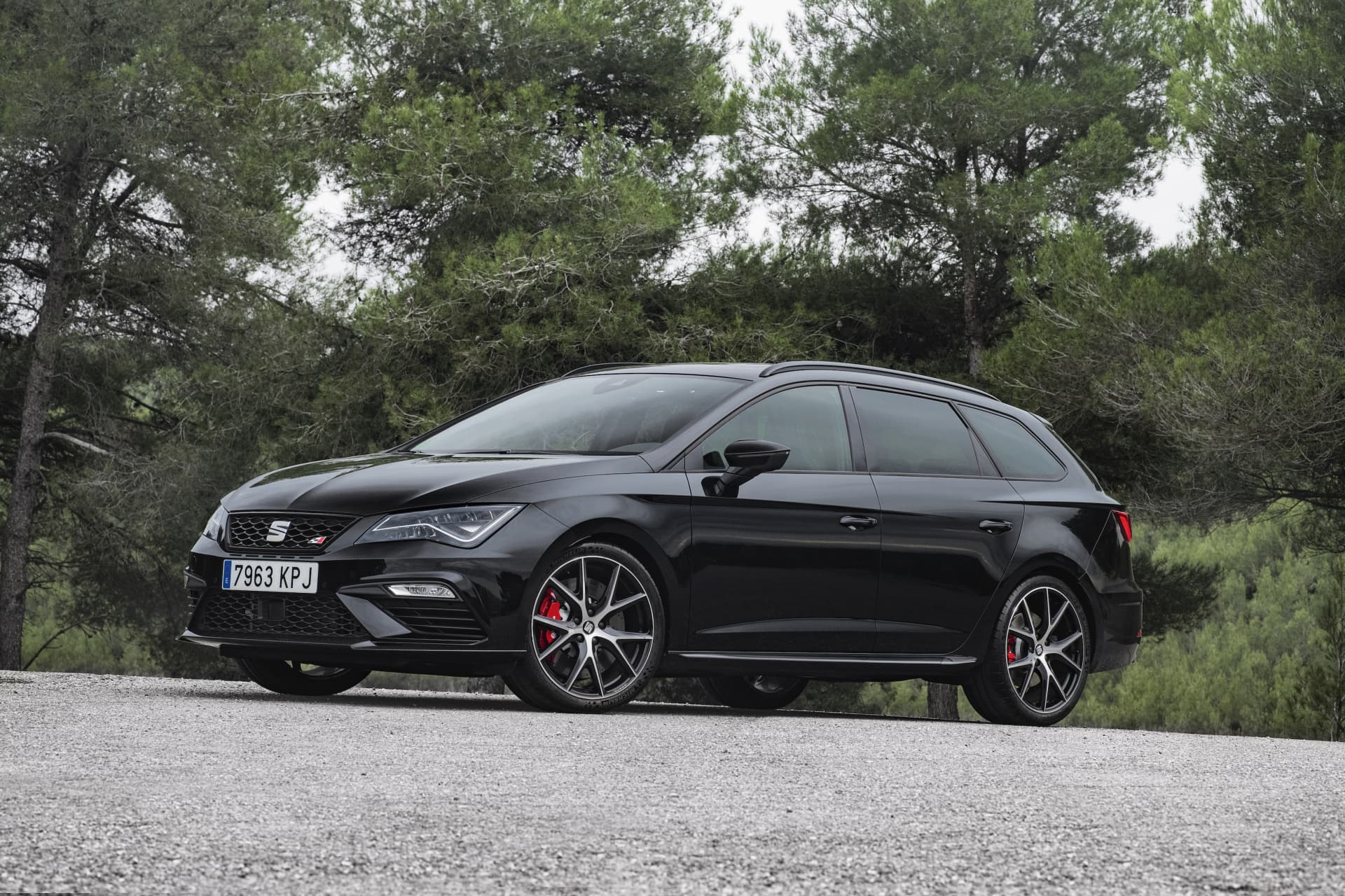 seat-leon-st-cupra-black-carbon-te-gastarias-50-000-euros-en-el-02