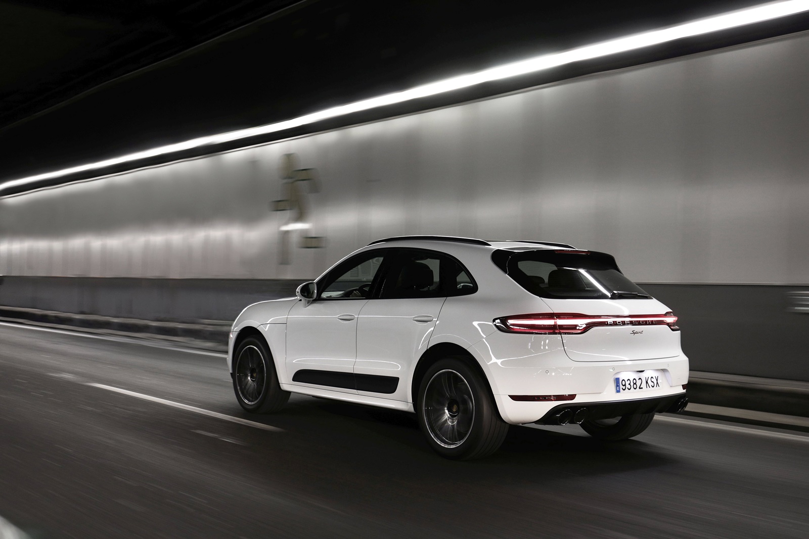 porsche-macan-spirit-un-guino-al-estilo-retro-solo-para-espana-y-portugal-03