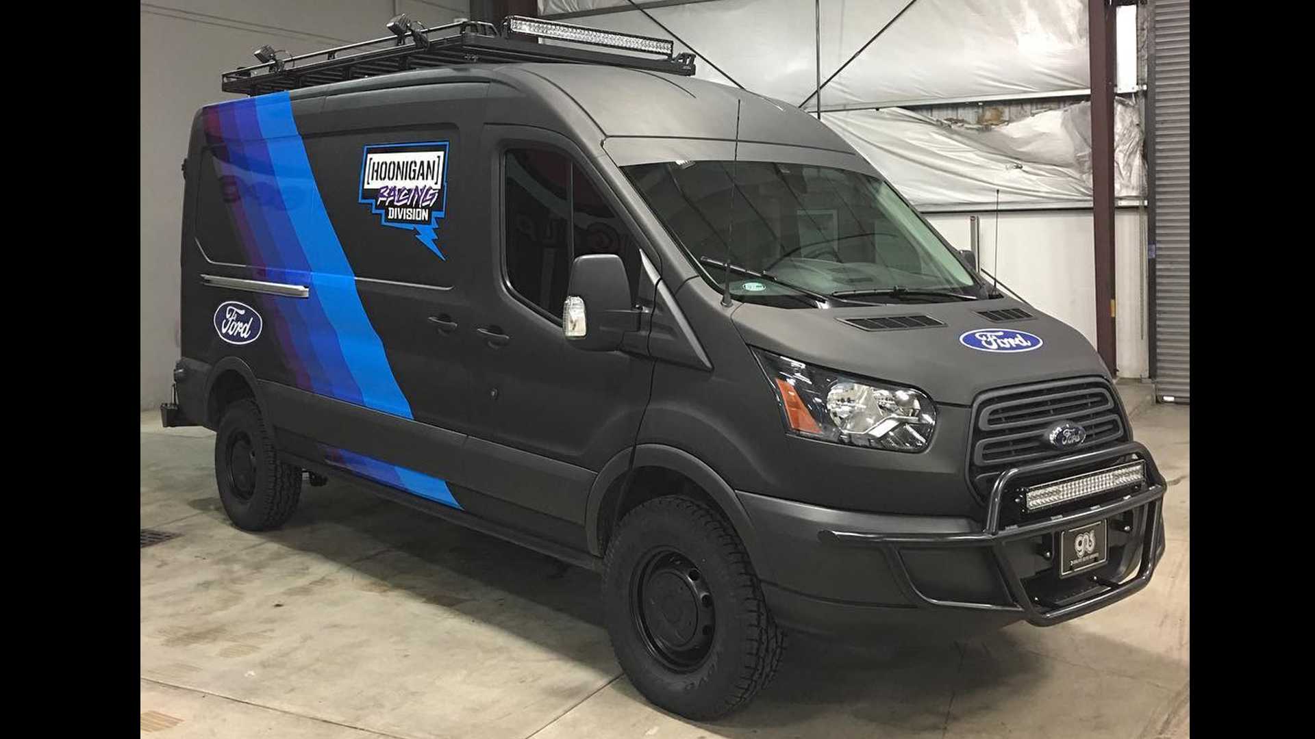 la-ford-transit-que-acompanan-a-ken-block-son-asi-de-espectaculares-310-cv-traccion-4x4-y-doble-turbo-07