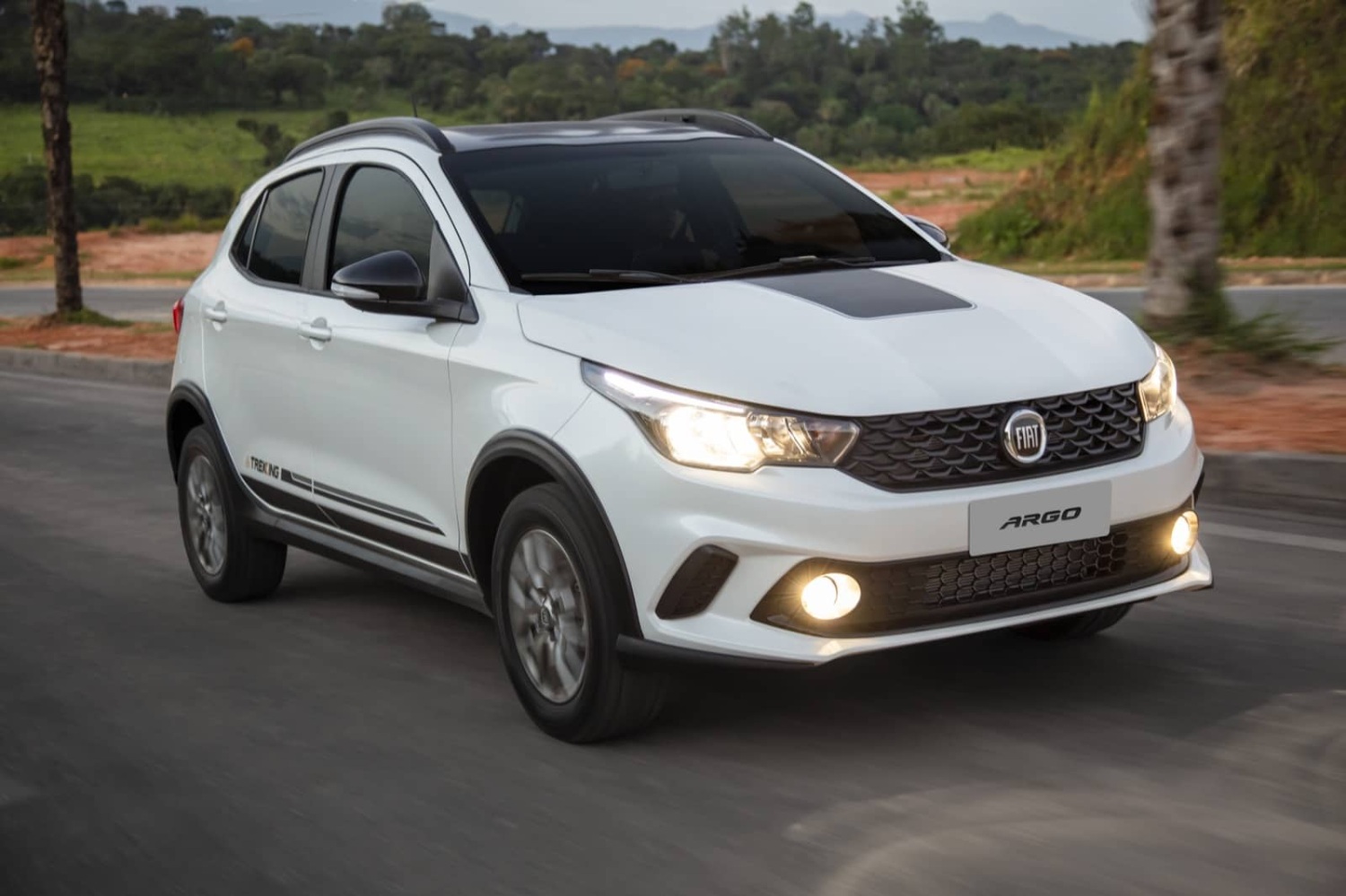 el-fiat-argo-trekking-es-ahora-mas-campero-rivalizando-con-el-sandero-stepway-23