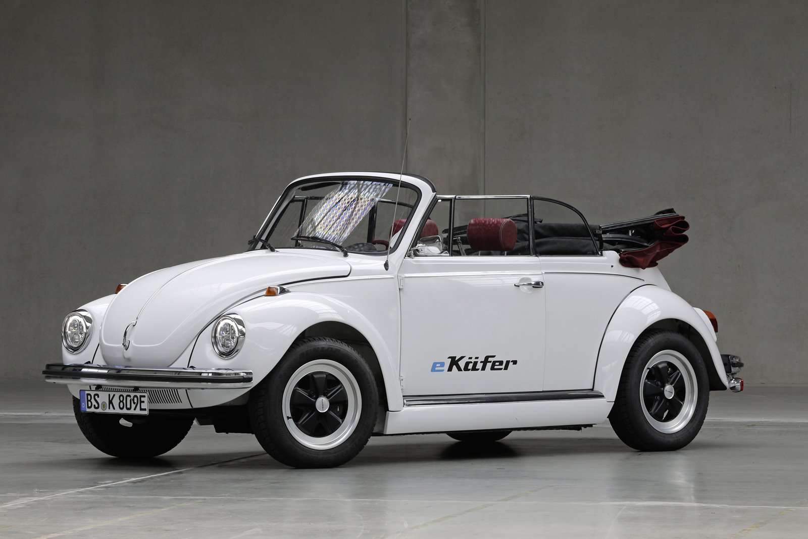 Volkswagen-e-Beetle-14