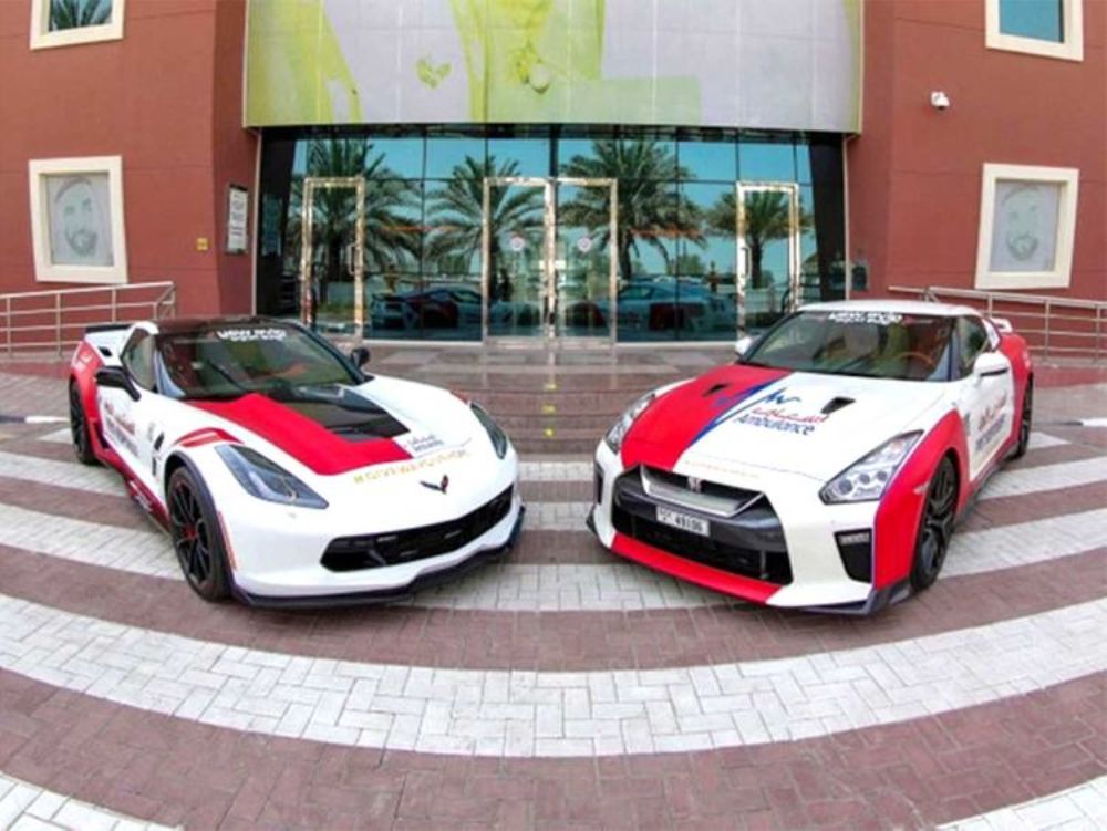Chevrolet-Corvette-Nissan-GT-R-ambulancias
