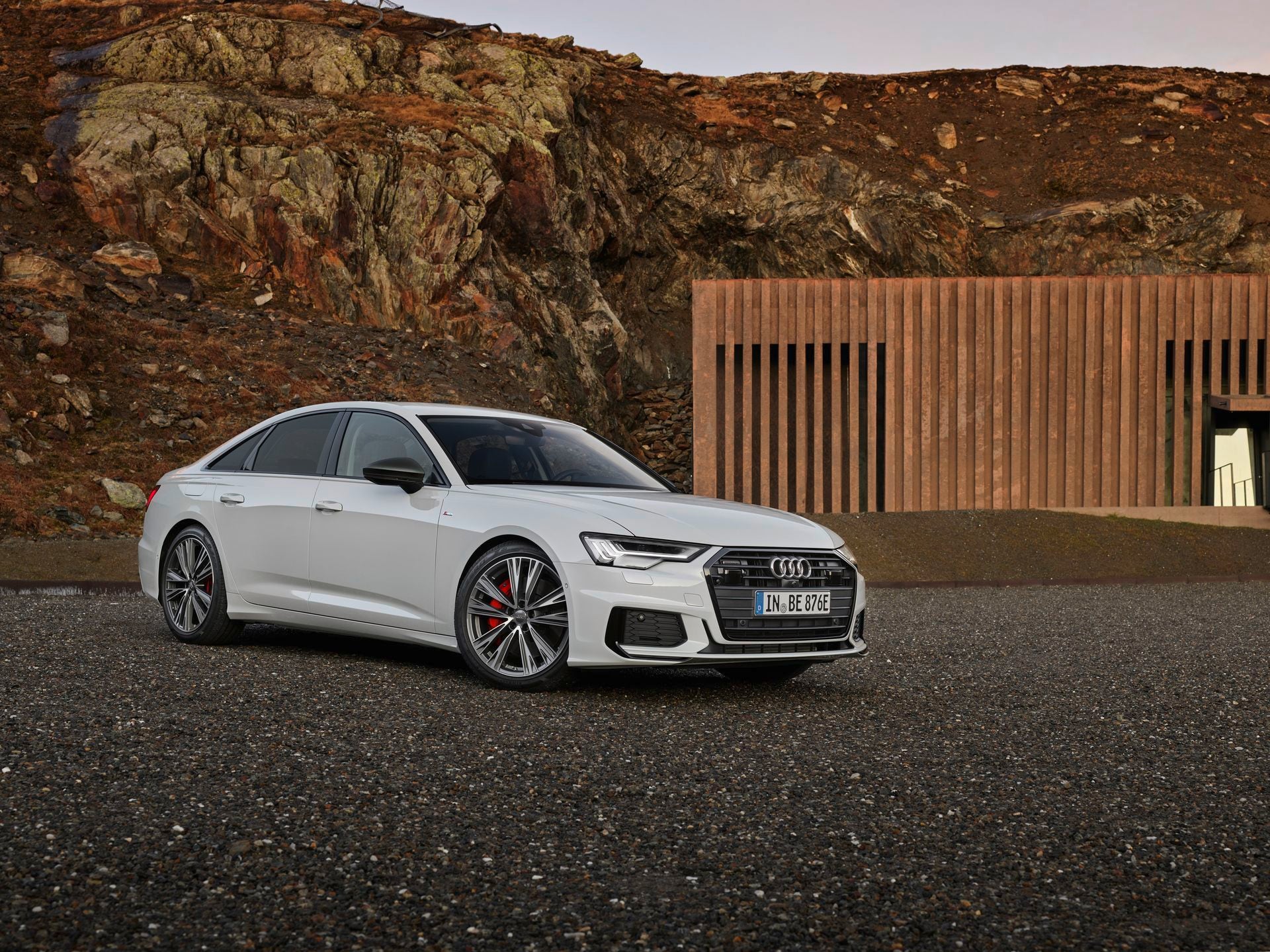 audi-a6-55-tfsi-e-1
