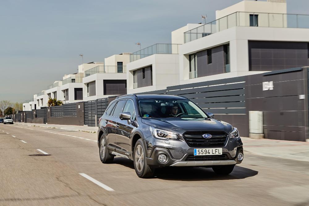 Subaru-Outback-Silver-Edition-7