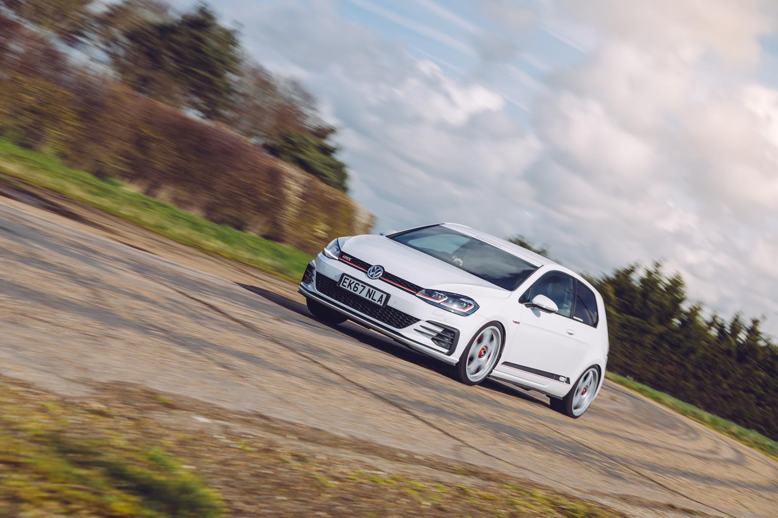 Volkswagen-Golf-GTI-Mountune-STAGE-2-4