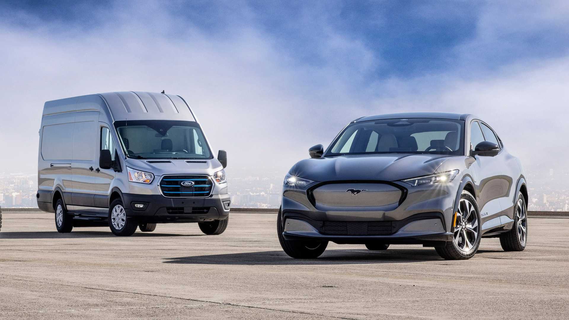 Ford-E-Transit-2022-3
