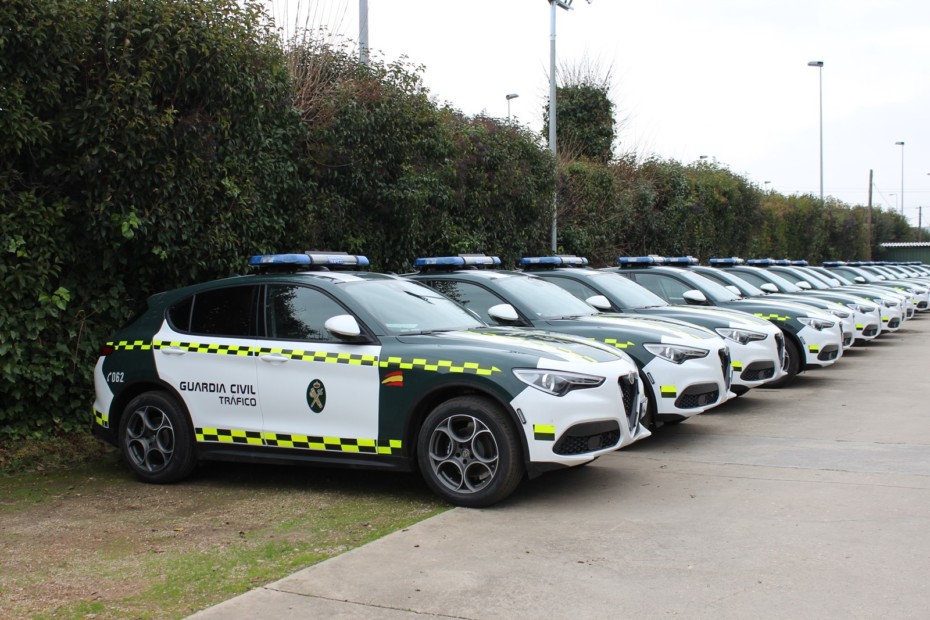 Alfa-Romeo-Stelvio-Guardia-Civil-2020-1-930x620