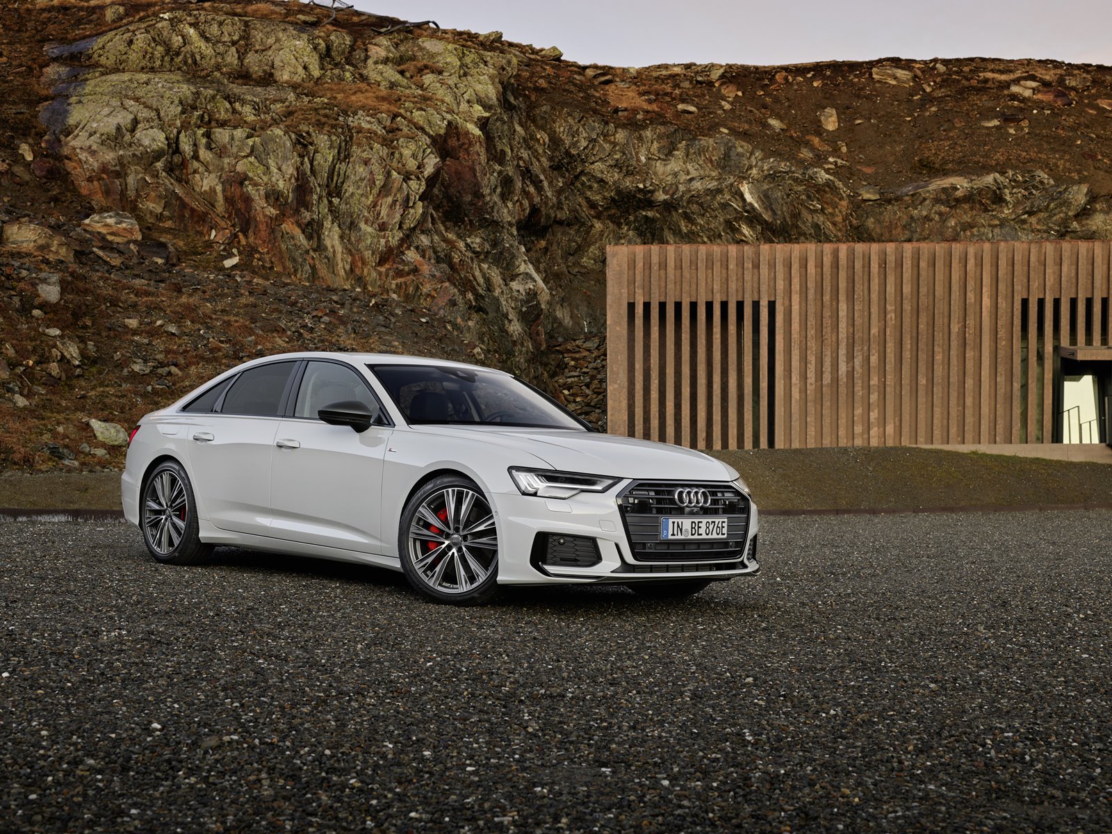 Audi-A6-55-TFSIe-quattro