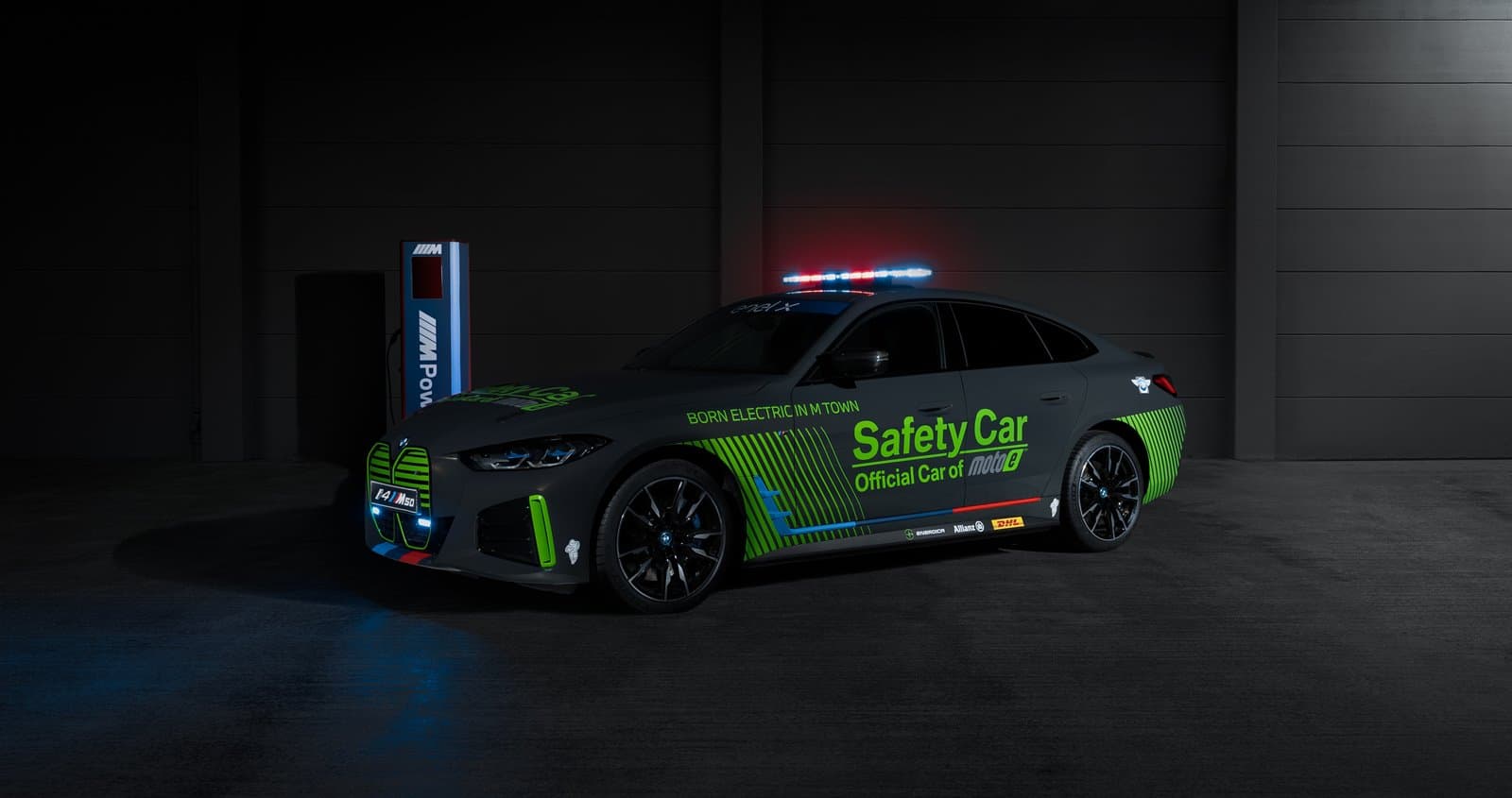 BMW-i4-M50-Safety-Car-2