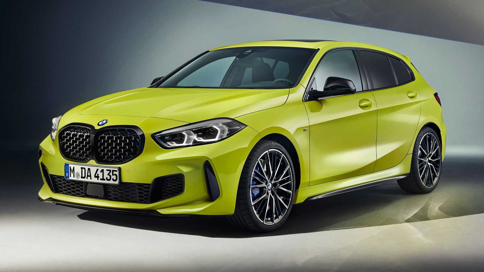 BMW-M135i-xDrive-2