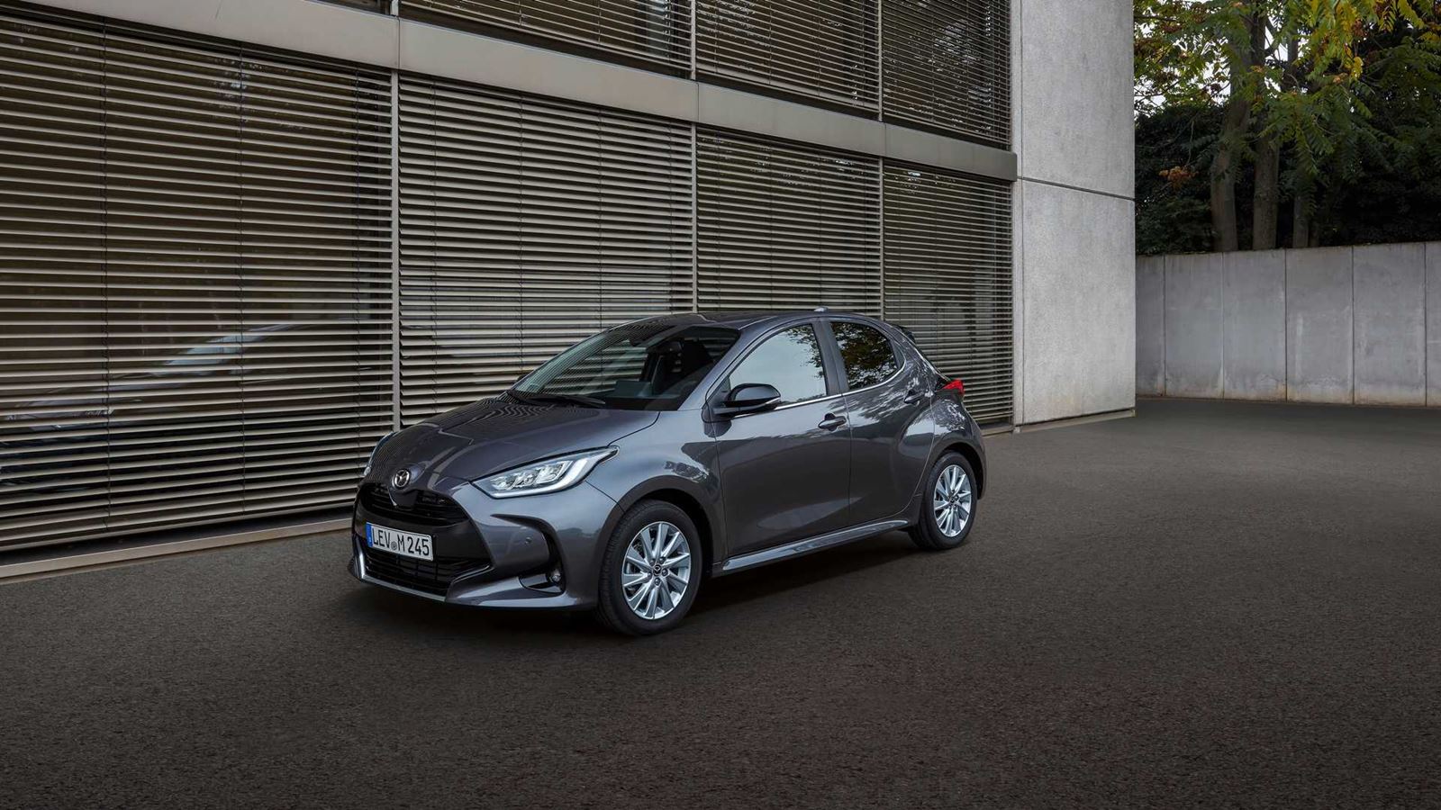 Mazda2-3