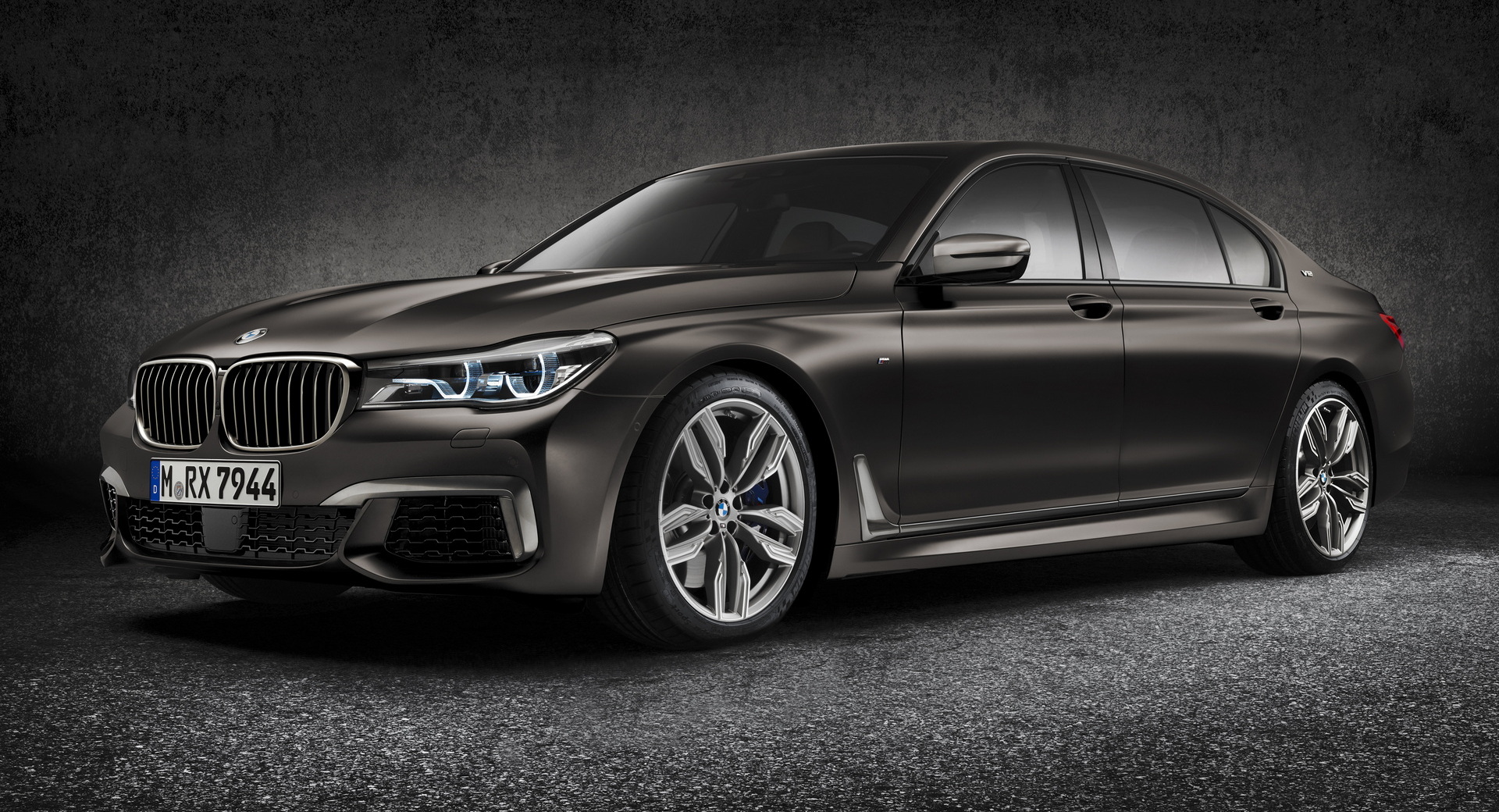 2017-BMW-M760i-xDrive-1