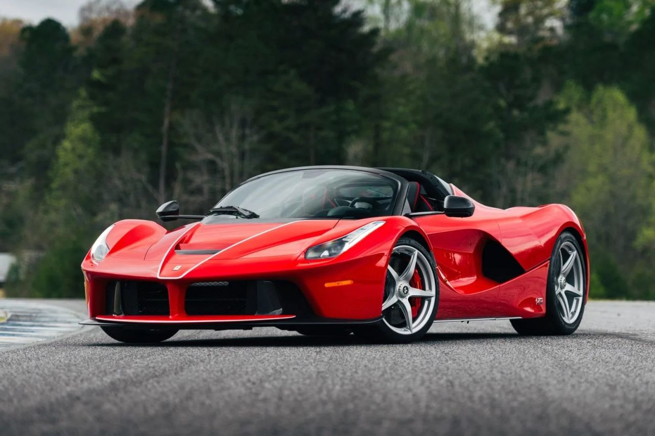 subasta-ferrari-laferrari-aperta-2017