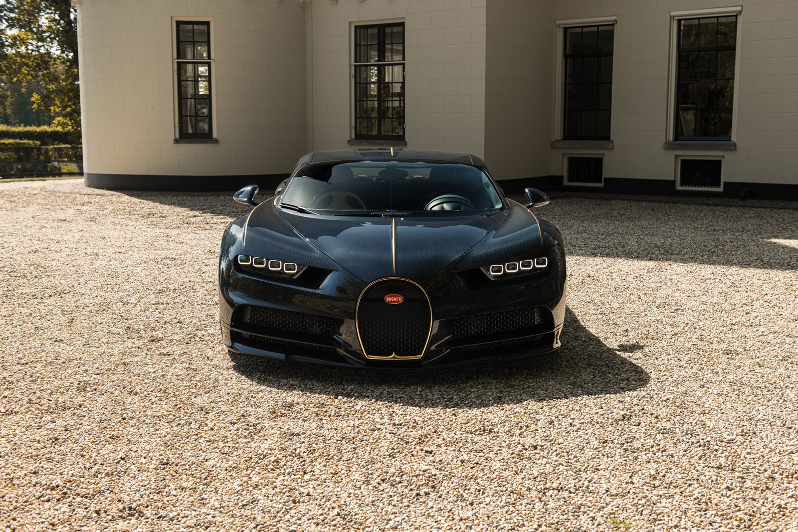Bugatti-Chiron-LEbe-Series-2