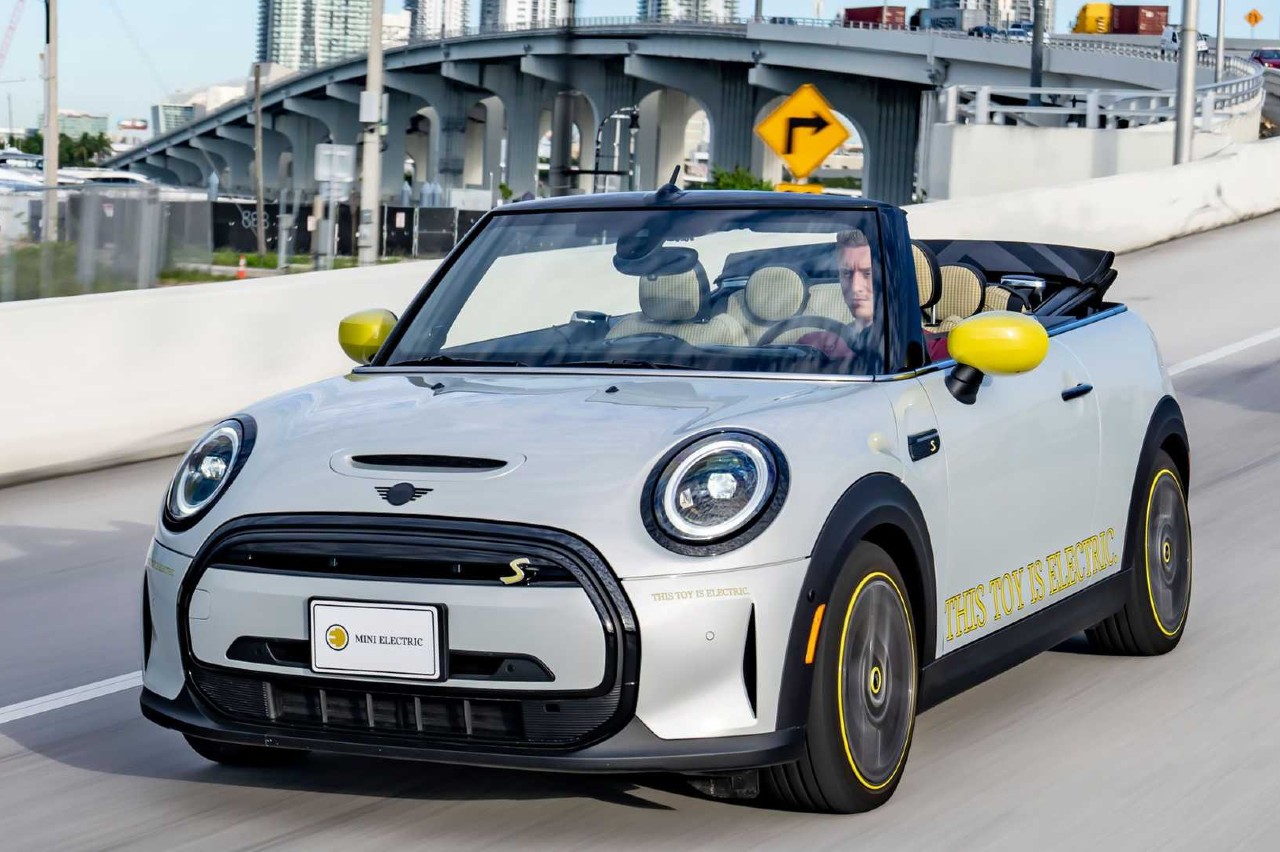 mini-cooper-se-convertible-