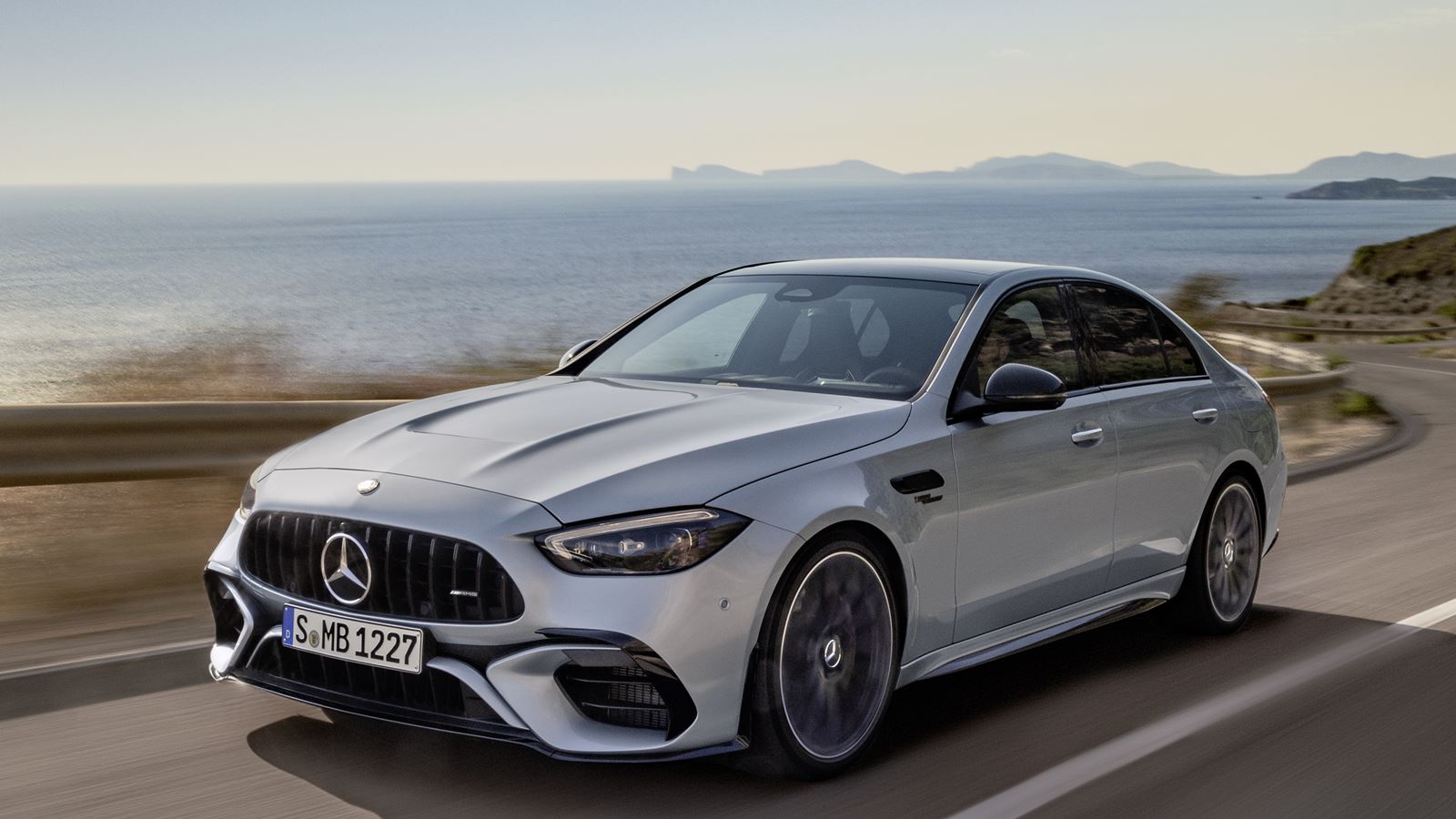 Mercedes-AMG-C-63-S-E-PERFORMANCE-26