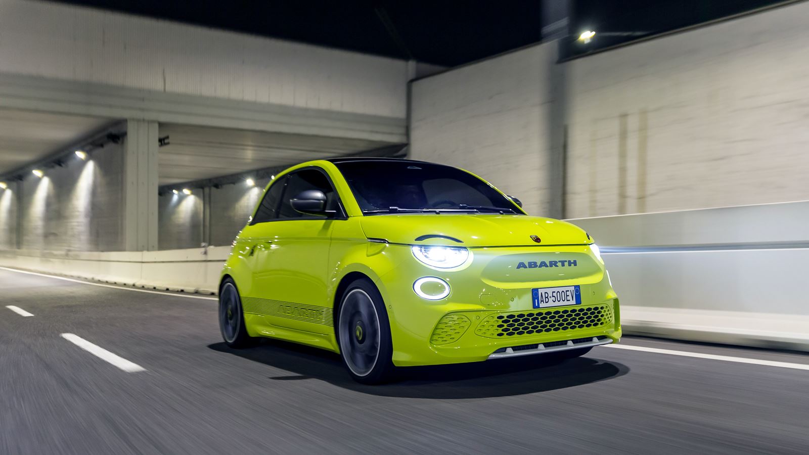 Abarth-500e-29