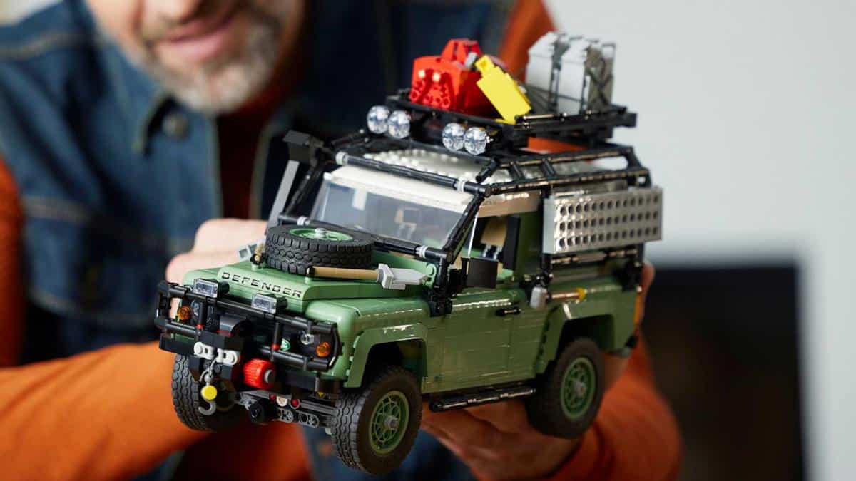 LEGO-Icons-Classic-Land-Rover-Defender-90-8