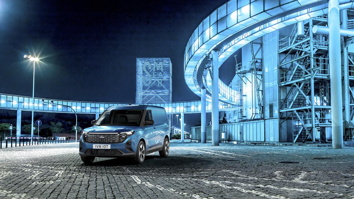 Ford-E-Transit-Courier-12