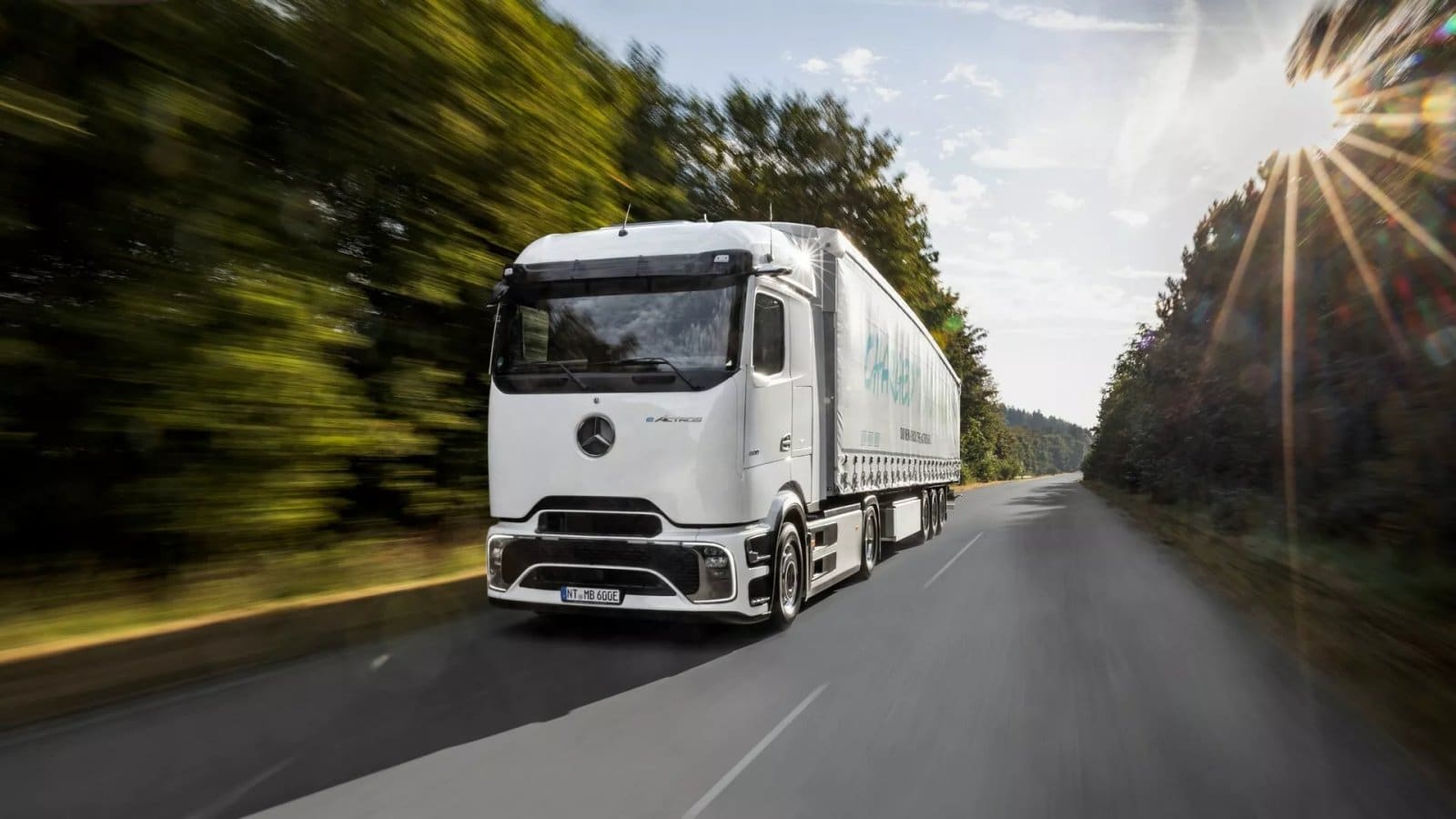 Mercedes-Benz-eActros-600-23