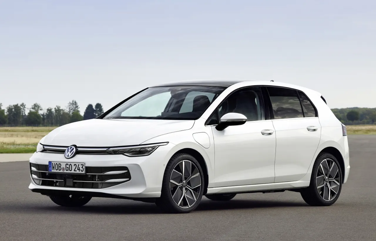 volkswagen-golf-ehybrid-2024-202499809-1706028034_1