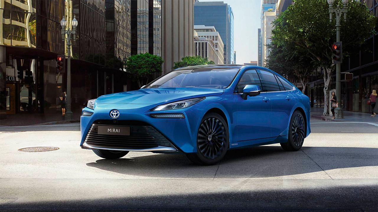 toyota-mirai-2021-gallery-02