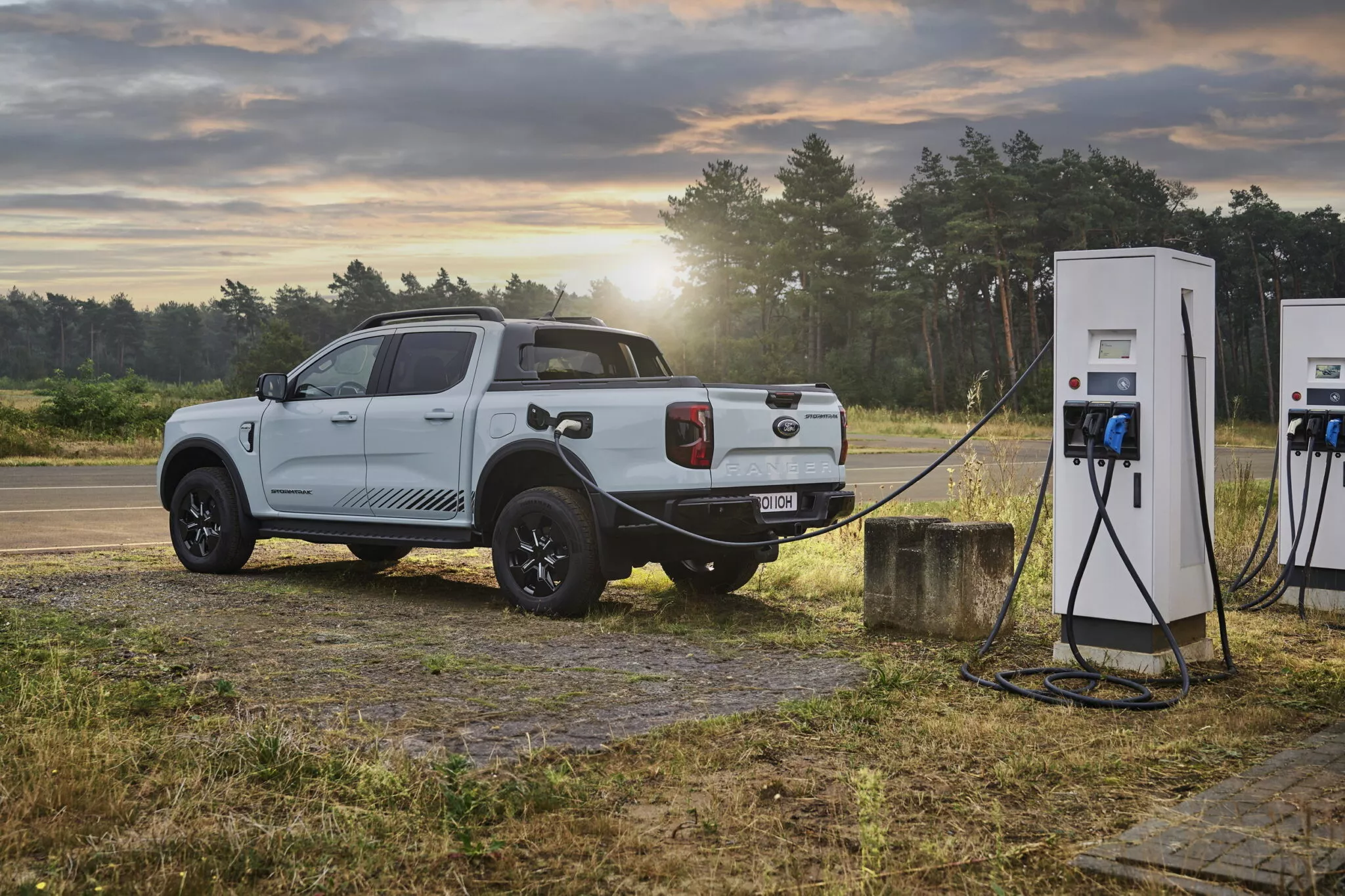 2025-Ford-Ranger-PHEV-3-2048x1365