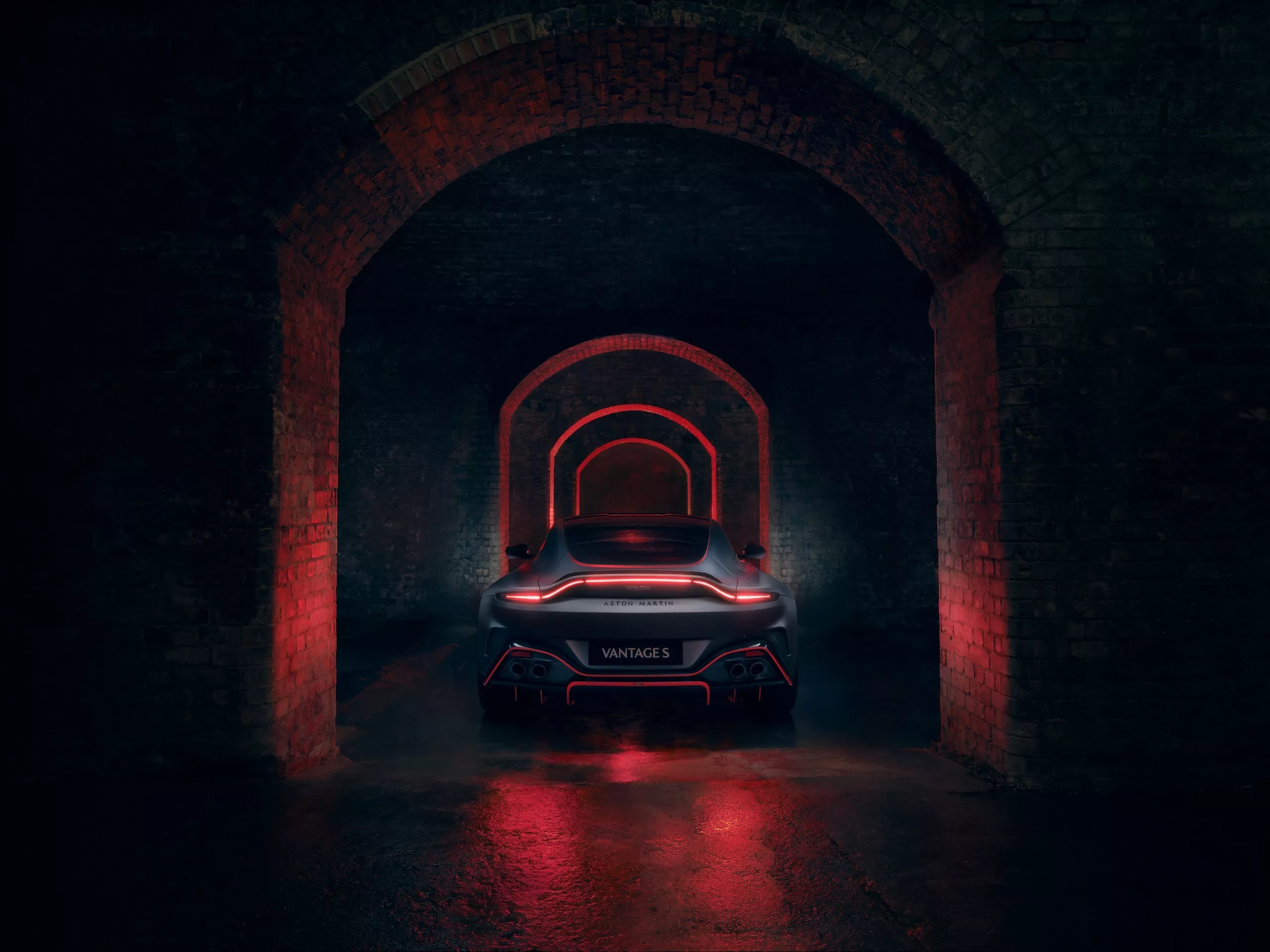aston martin vantage s gfos 9
