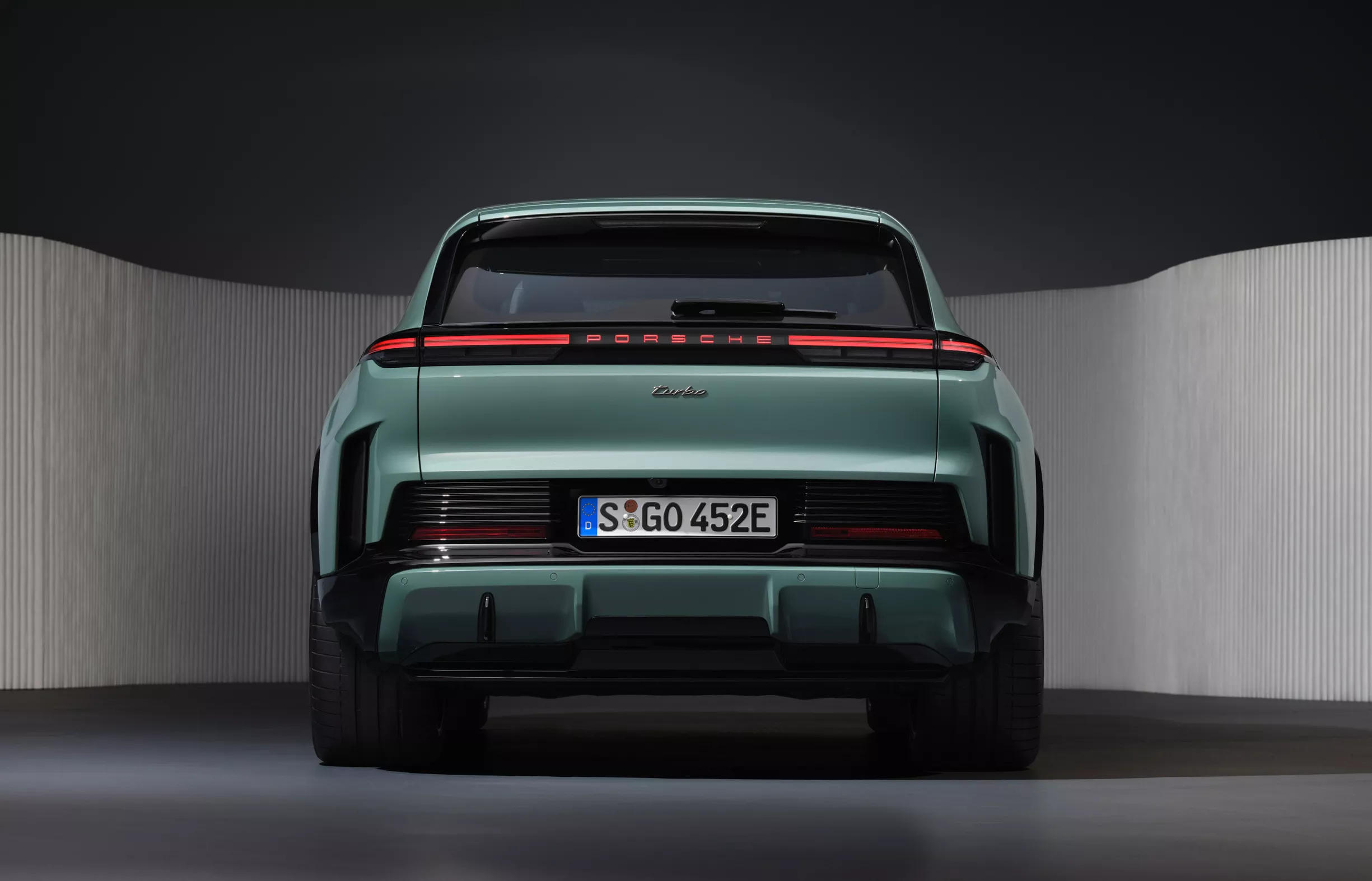 2026 porsche cayenne turbo electric 00005