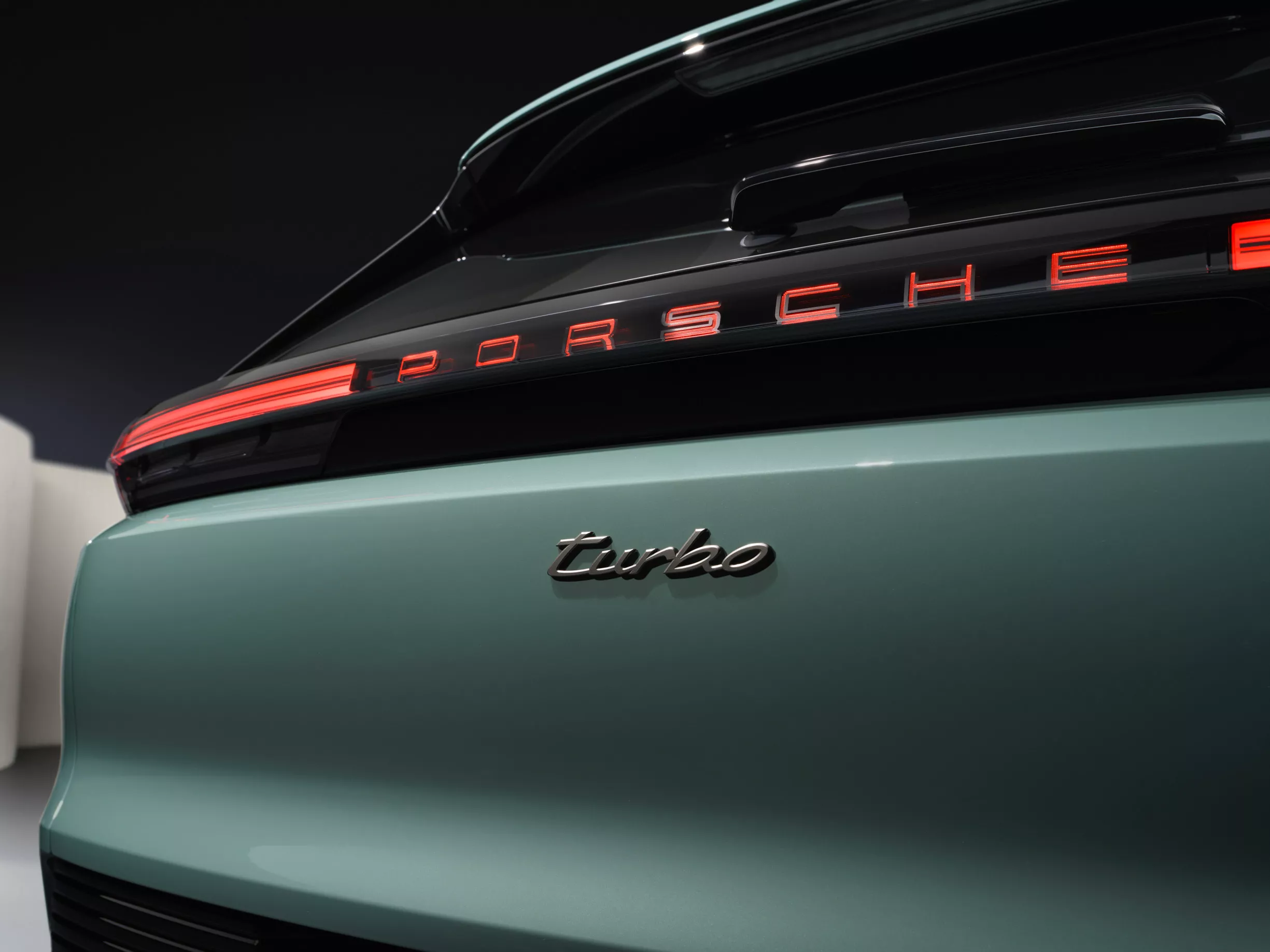 2026 porsche cayenne turbo electric 00007