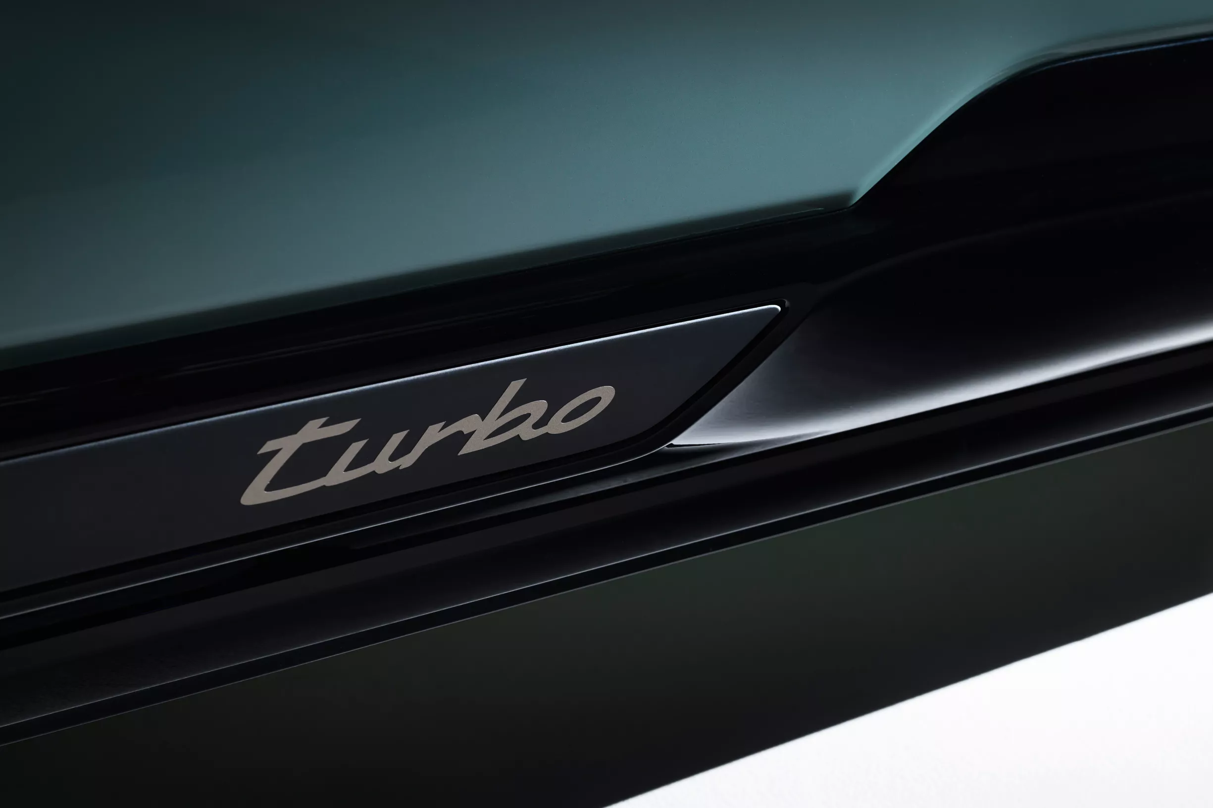 2026 porsche cayenne turbo electric 00024