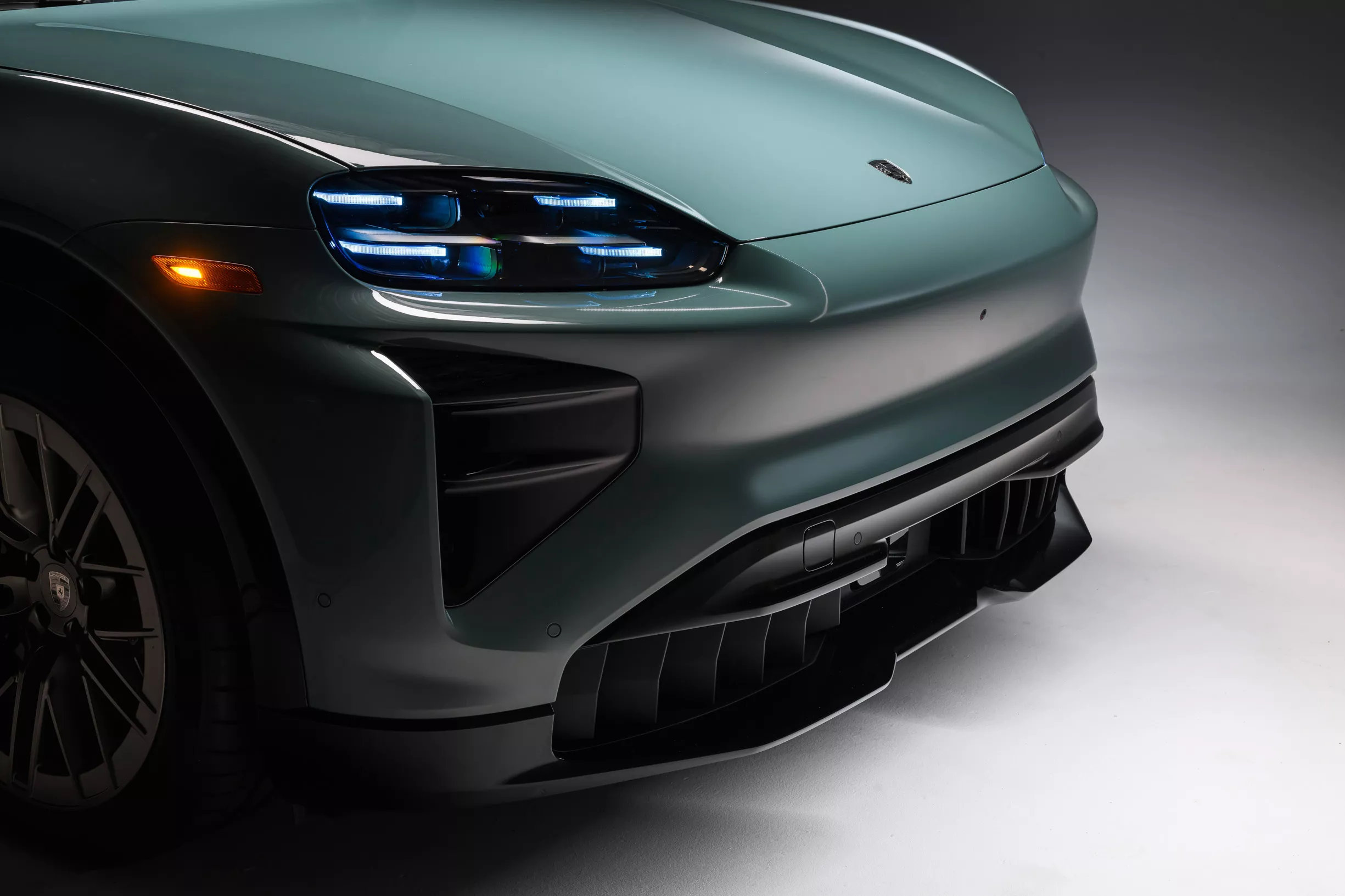 2026 porsche cayenne turbo electric 00033
