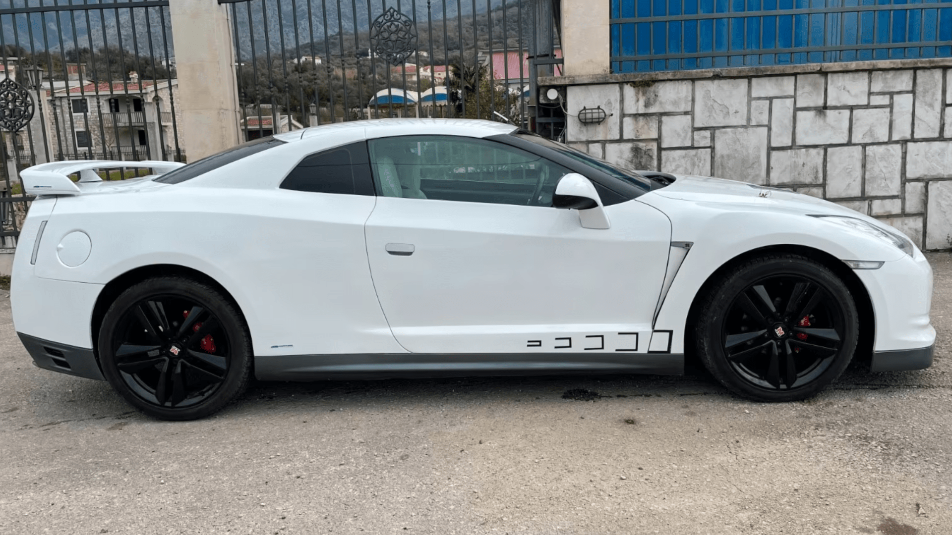 nissan gt r replica