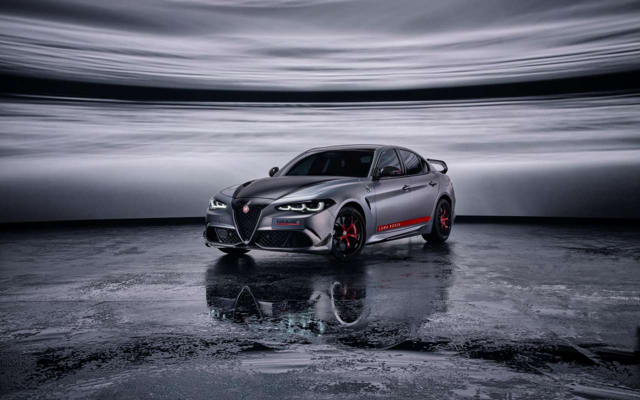 giulia quadrifoglio luna rossa 1
