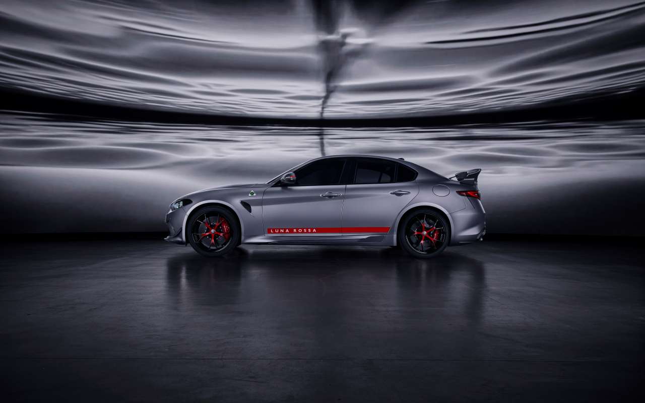 giulia quadrifoglio luna rossa 3