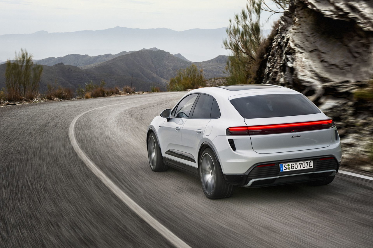 porsche macan turbo 2024 30