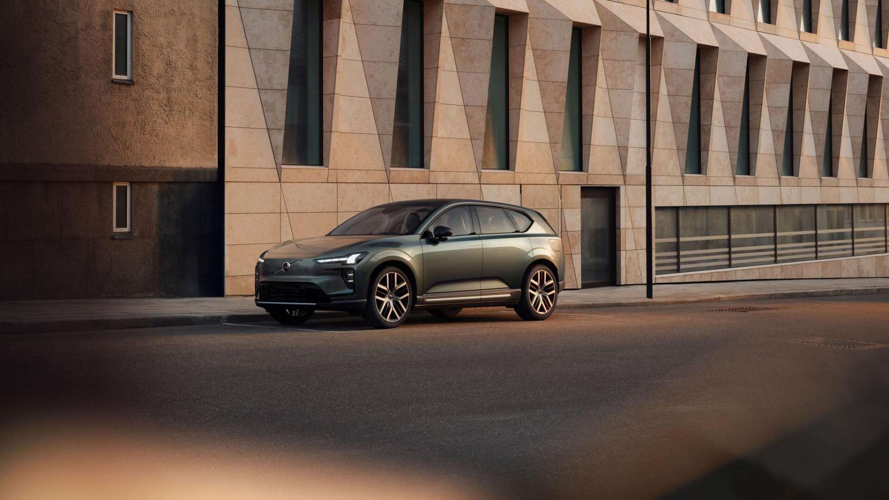 volvo ex60 11