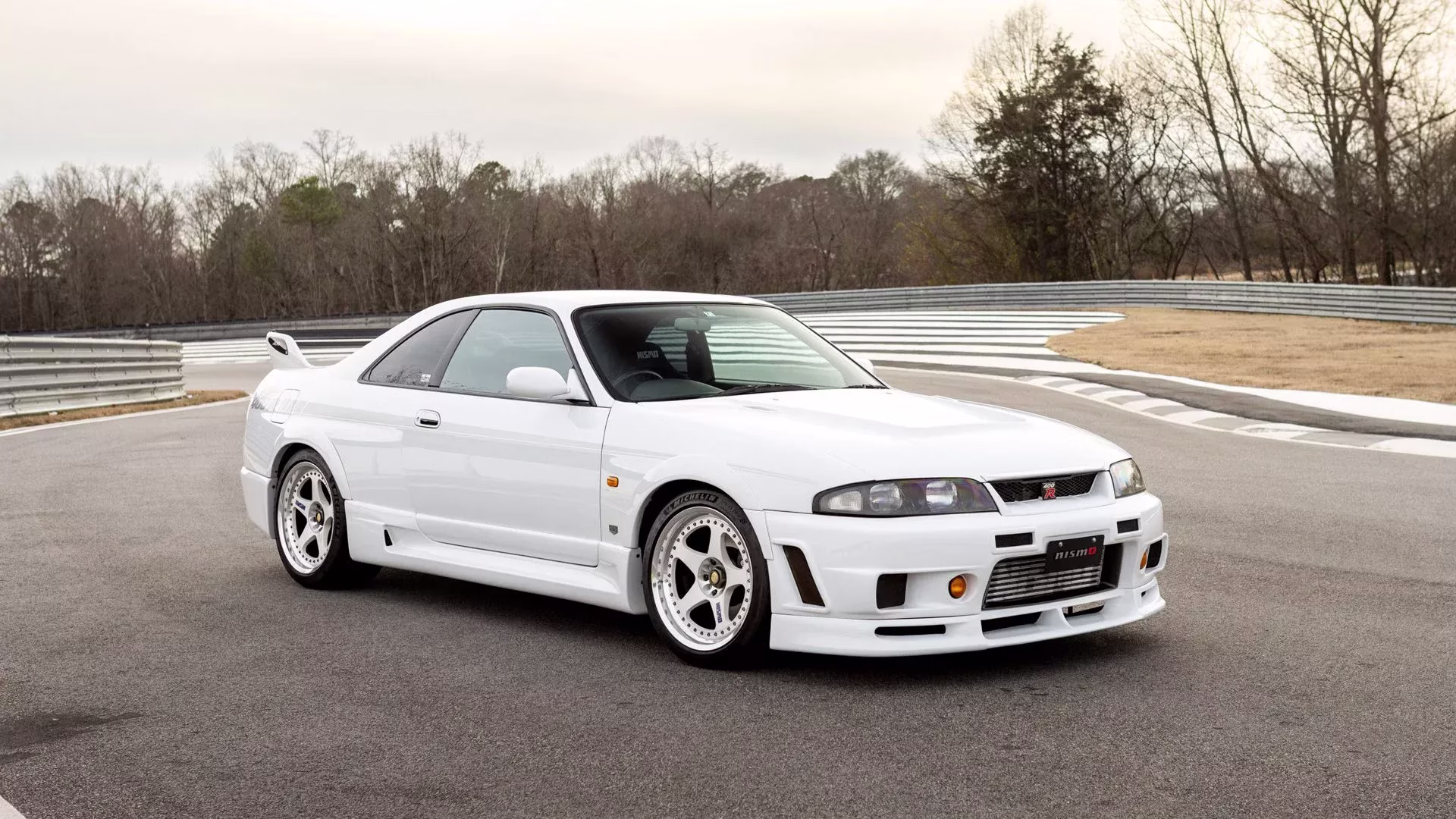 Solo hay 44 en el mundo: el Nissan Skyline R33 NISMO 400R busca dueño… y ahora puede ser tuyo